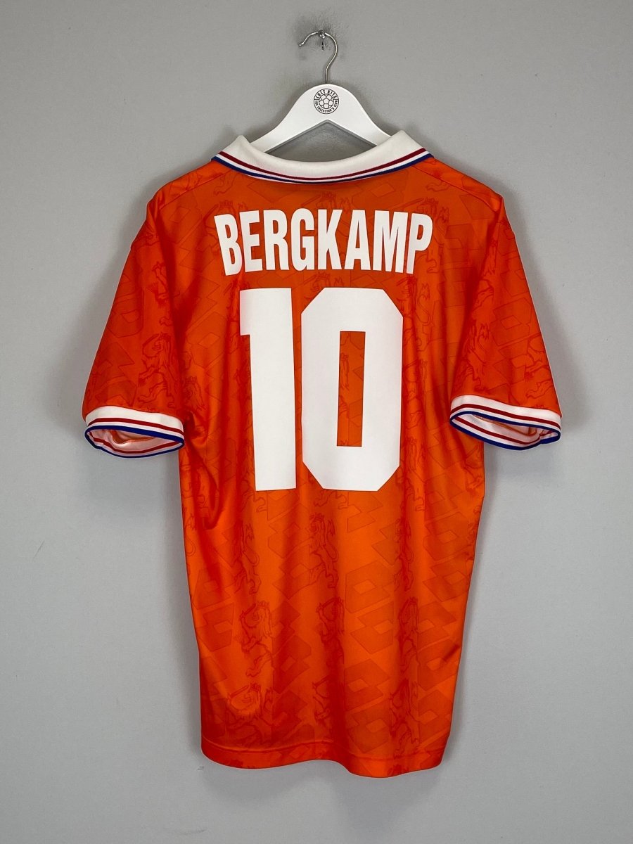 1994 NETHERLANDS BERGKAMP 10 HOME SHIRT (M) LOTTO - Cult Kits - Medium - Buy Vintage Football Shirts, Authentic Retro Football Shirts For Sale, Classic Football Shirts & Soccer Jersey