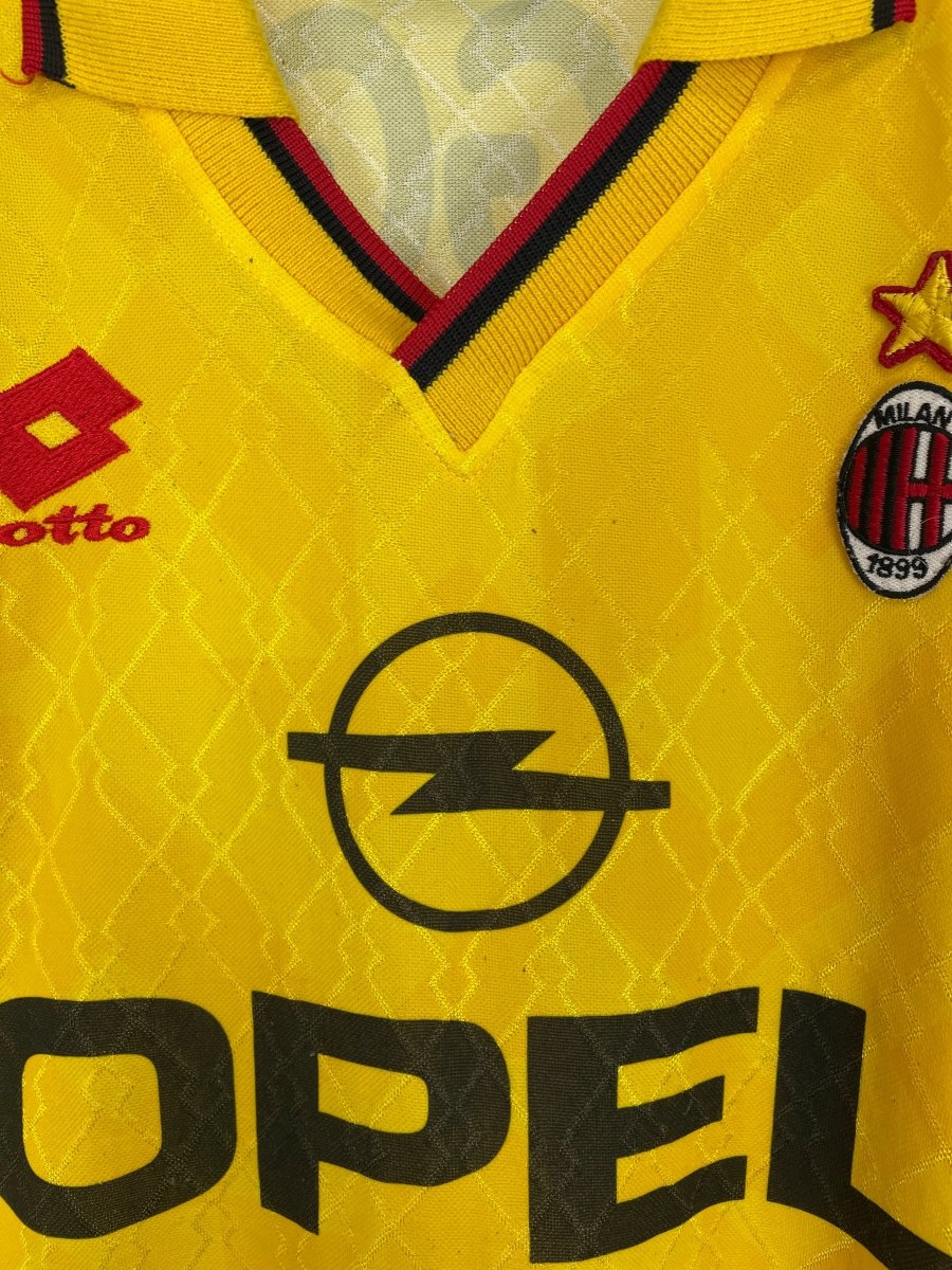 1994/96 AC MILAN BAGGIO 18 THIRD SHIRT (XL) LOTTO - Cult Kits - XL - Buy Vintage Football Shirts, Authentic Retro Football Shirts For Sale, Classic Football Shirts & Soccer Jersey