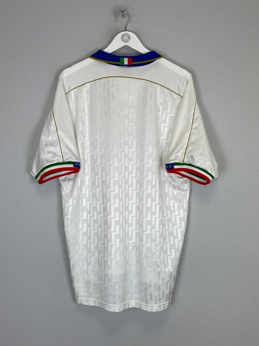 1995/96 ITALY AWAY SHIRT (XL) NIKE - Cult Kits - XL - Buy Vintage Football Shirts, Authentic Retro Football Shirts For Sale, Classic Football Shirts & Soccer Jersey