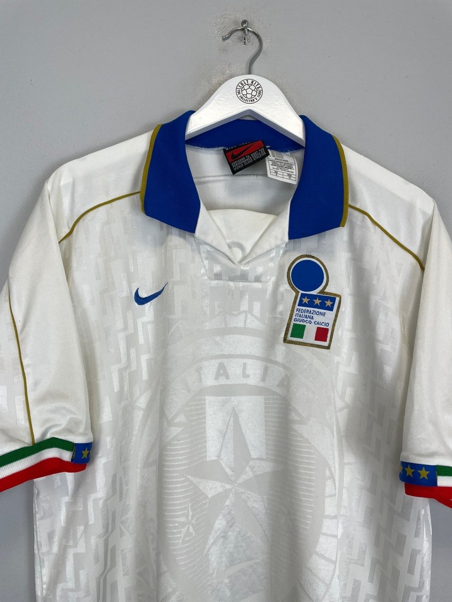 1995/96 ITALY AWAY SHIRT (XL) NIKE - Cult Kits - XL - Buy Vintage Football Shirts, Authentic Retro Football Shirts For Sale, Classic Football Shirts & Soccer Jersey