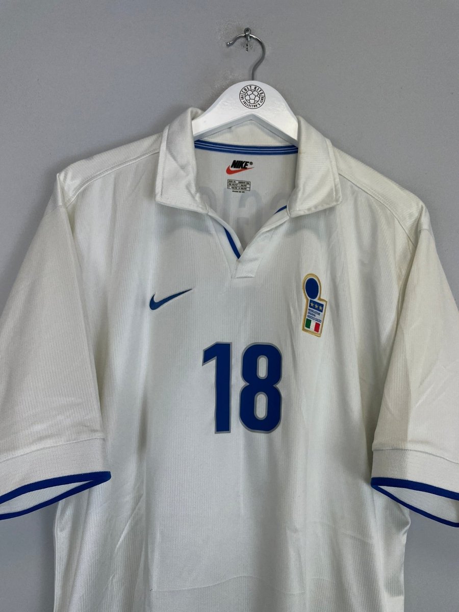 1997/98 ITALY BAGGIO 18 AWAY SHIRT (XL) NIKE - Cult Kits - XL - Buy Vintage Football Shirts, Authentic Retro Football Shirts For Sale, Classic Football Shirts & Soccer Jersey