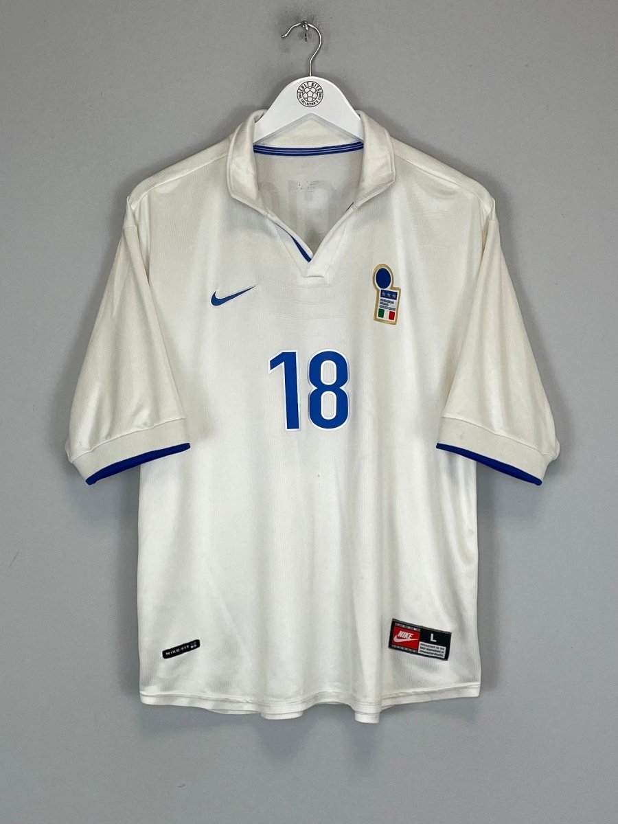 1997/98 ITALY R.BAGGIO 18 AWAY SHIRT (M) NIKE - Cult Kits - Medium - Buy Vintage Football Shirts, Authentic Retro Football Shirts For Sale, Classic Football Shirts & Soccer Jersey