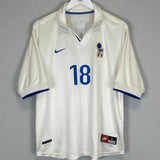 1997/98 ITALY R.BAGGIO 18 AWAY SHIRT (M) NIKE - Cult Kits - Medium - Buy Vintage Football Shirts, Authentic Retro Football Shirts For Sale, Classic Football Shirts & Soccer Jersey
