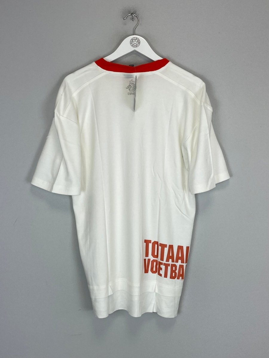 2000/01 Netherlands *BNWT* T-Shirt (Multiple Sizes) Nike - Cult Kits - Medium - Buy Vintage Football Shirts, Authentic Retro Football Shirts For Sale, Classic Football Shirts & Soccer Jersey
