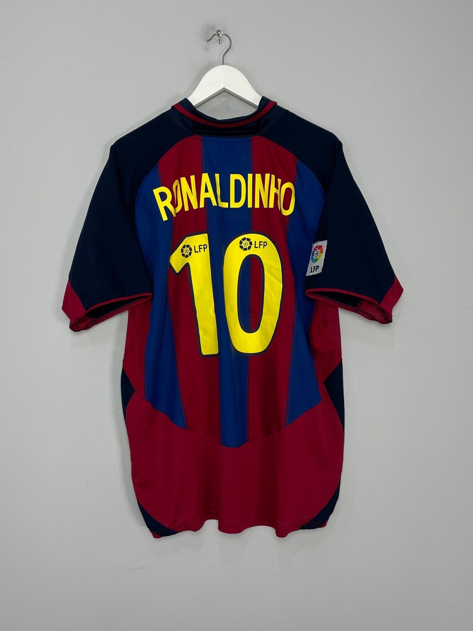 2003/04 BARCELONA RONALDINHO #10 HOME SHIRT (XL) NIKE – Cult Kits