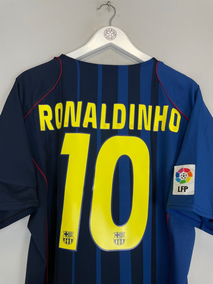 2004/05 BARCELONA RONALDINHO 10 AWAY SHIRT (XL) NIKE - Cult Kits - XL - Buy Vintage Football Shirts, Authentic Retro Football Shirts For Sale, Classic Football Shirts & Soccer Jersey