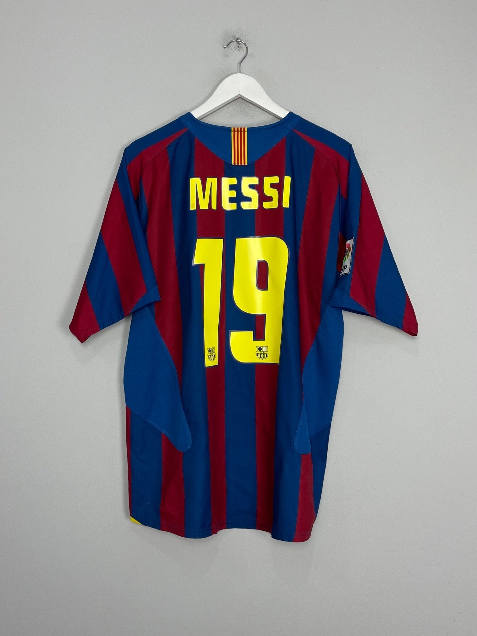 2005/06 BARCELONA MESSI #19 HOME SHIRT (L) NIKE – Cult Kits
