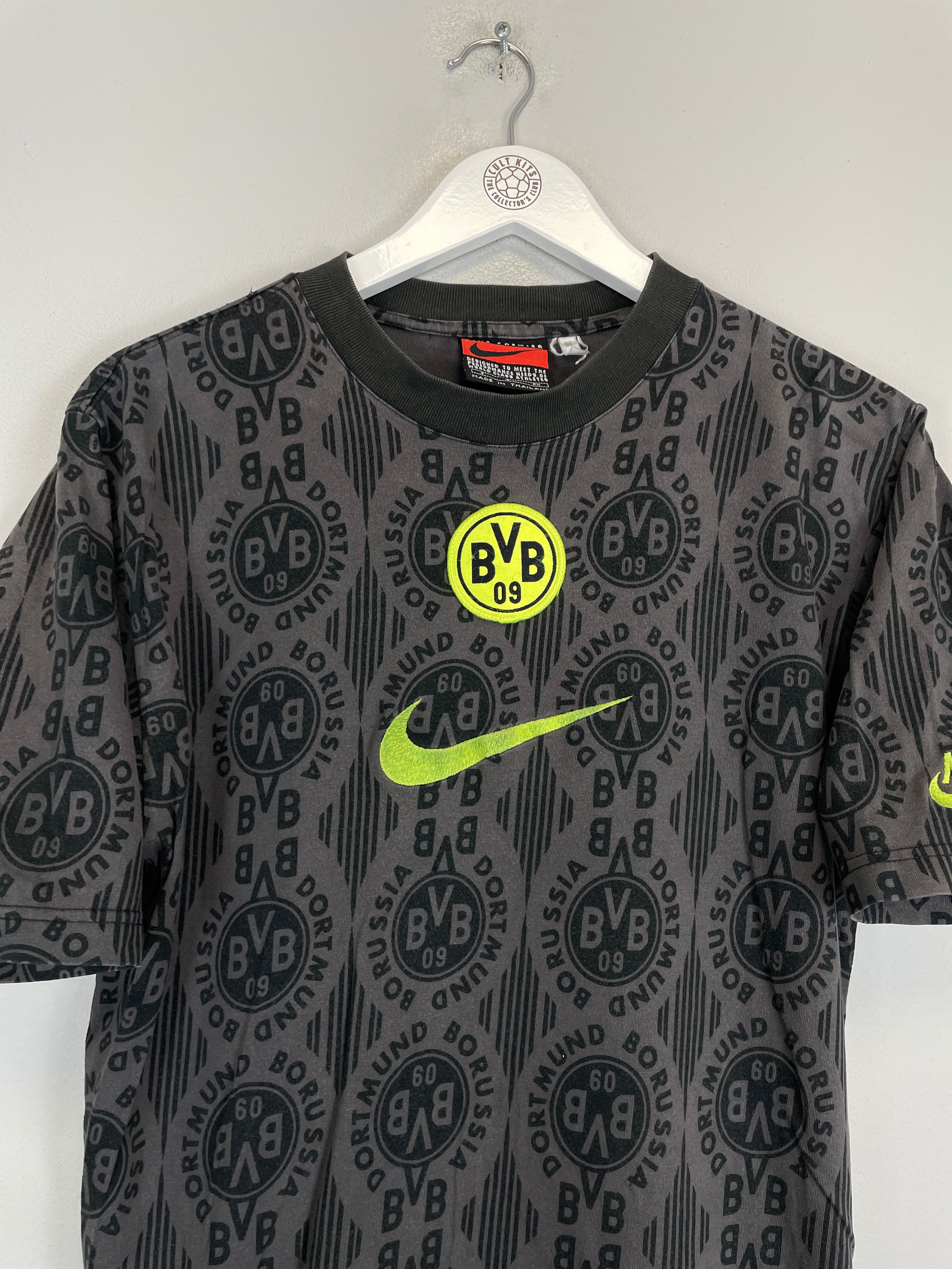 Shop 1996/97 DORTMUND TRAINING SHIRT (S) NIKE, classic football shirts, vintage football shirts & retro soccer jerseys at Cult Kits