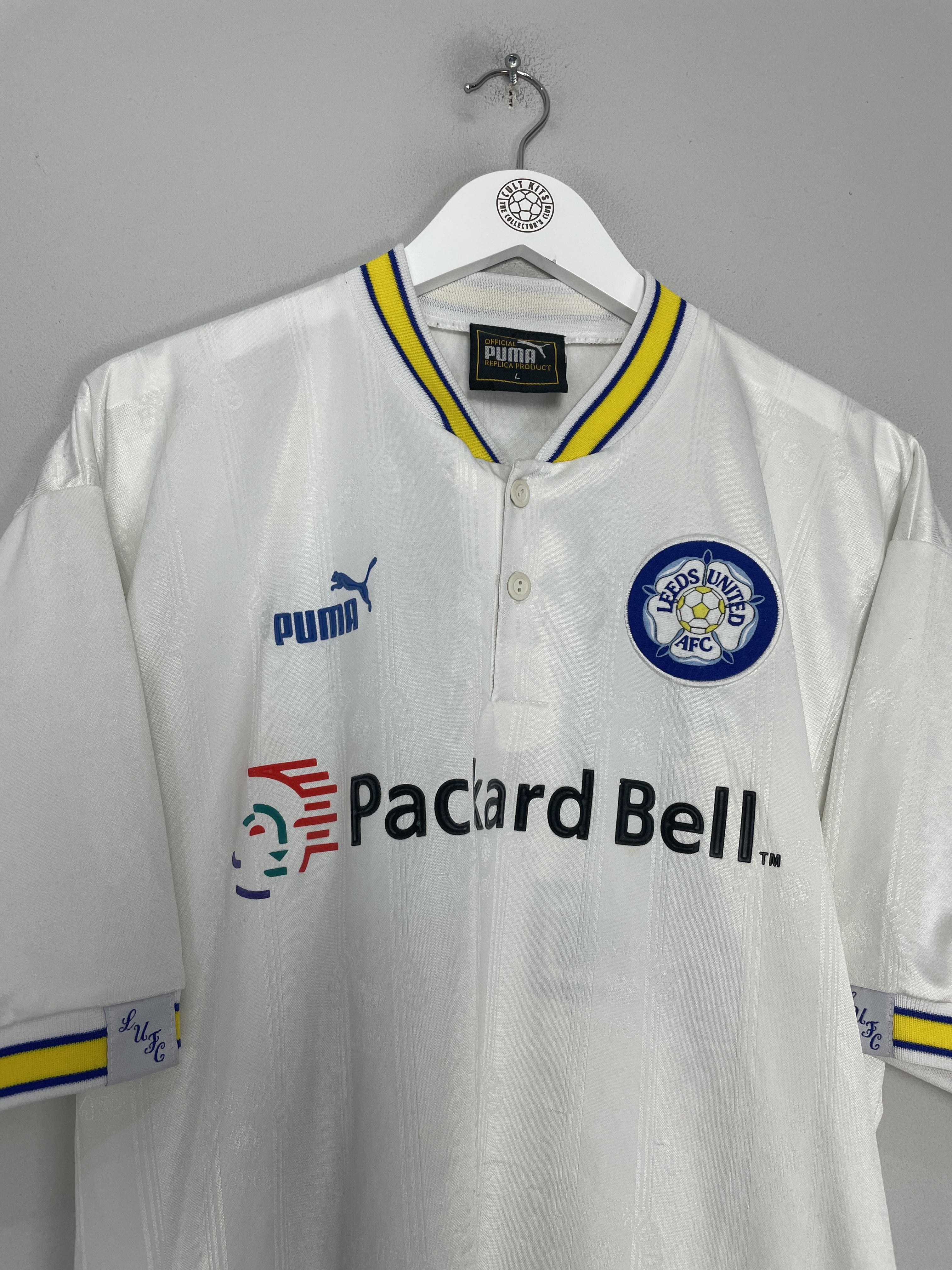 Shop 1996/98 LEEDS UNITED #22 HOME SHIRT (L) PUMA, classic football shirts, vintage football shirts & retro soccer jerseys at Cult Kits
