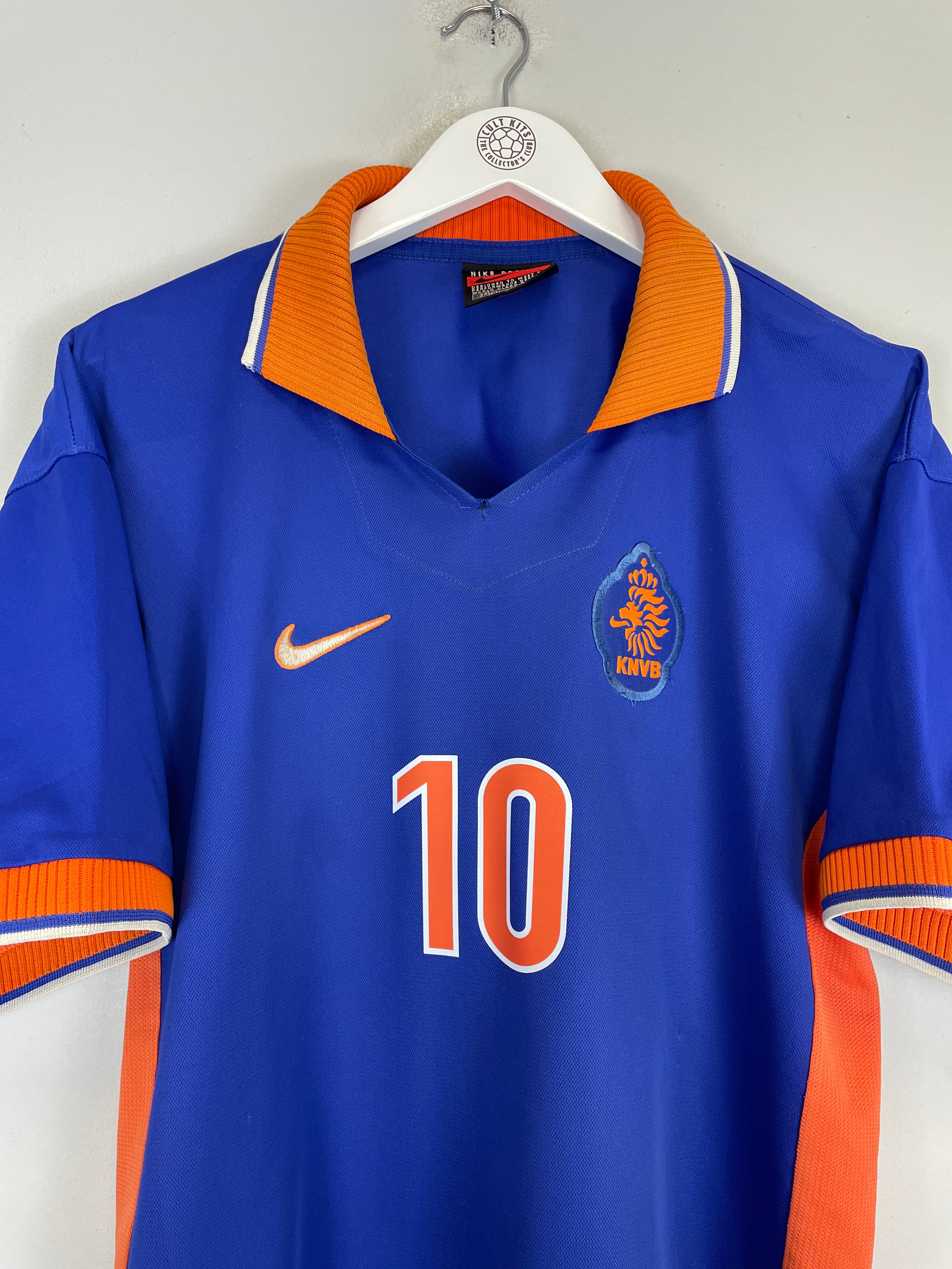 Shop 1997/98 NETHERLANDS SEEDORF #10 AWAY SHIRT (XL) NIKE, classic football shirts, vintage football shirts & retro soccer jerseys at Cult Kits