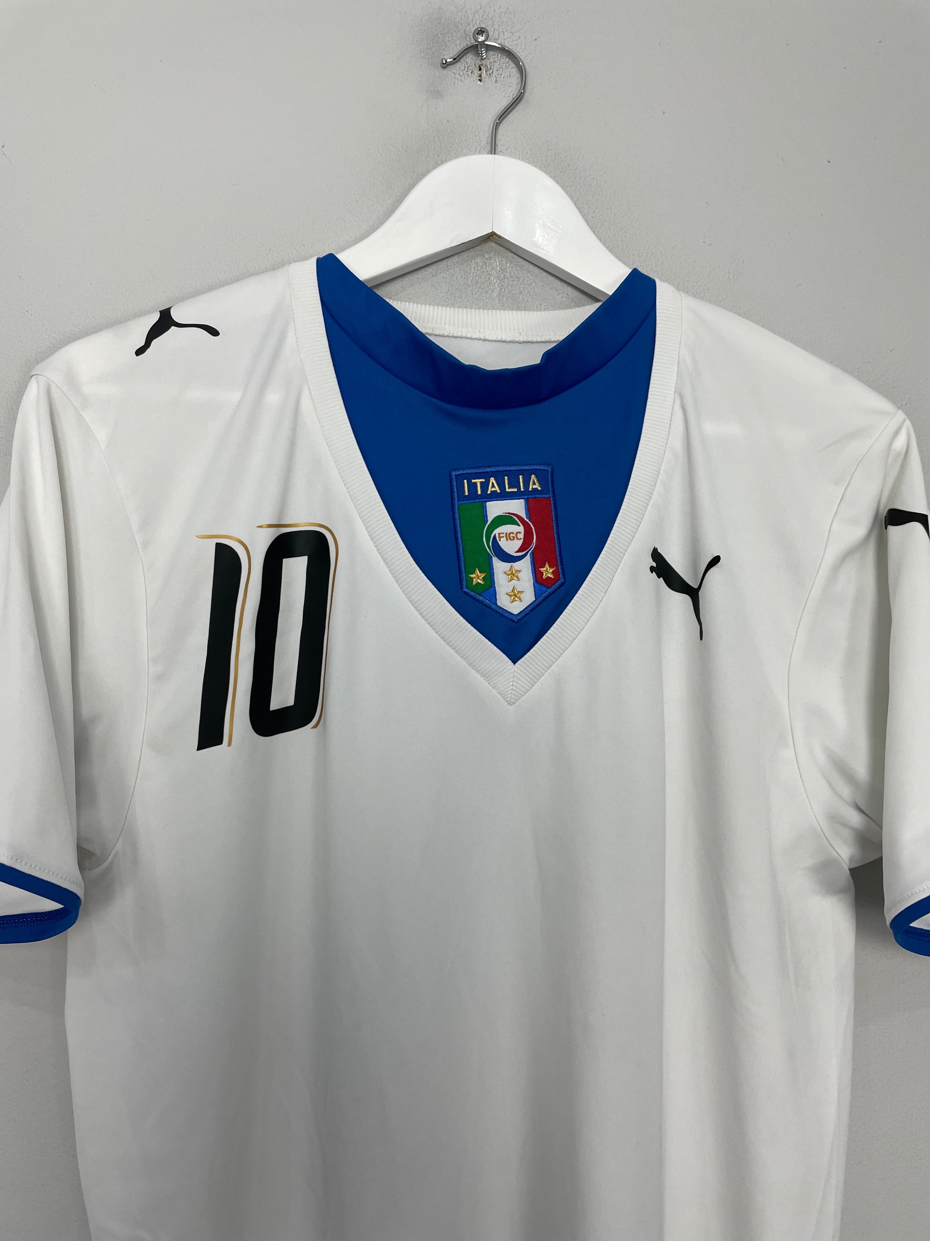 Shop 2006/08 ITALY TOTTI #10 AWAY SHIRT (M) PUMA, classic football shirts, vintage football shirts & retro soccer jerseys at Cult Kits