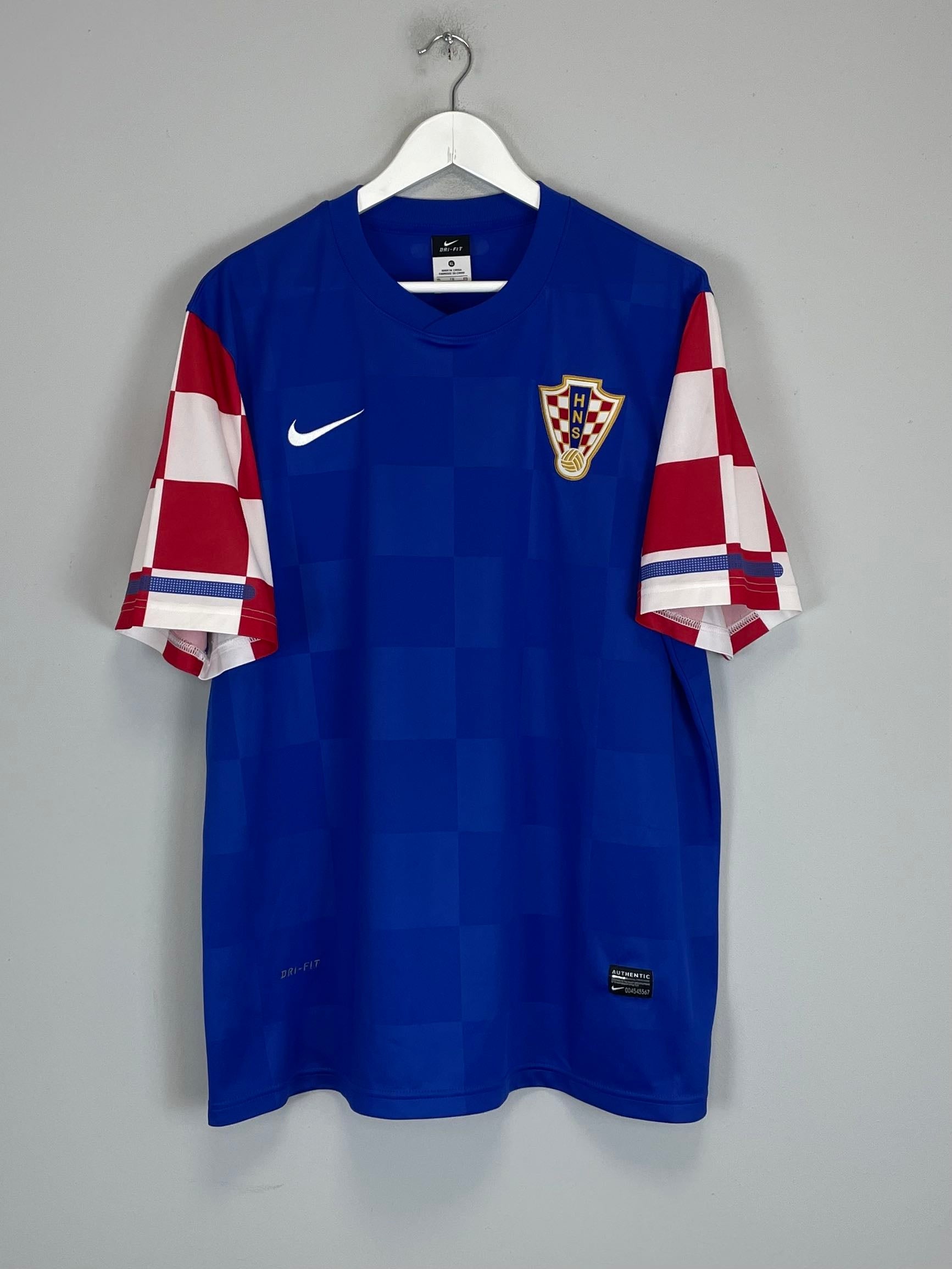 Shop 2010/12 CROATIA AWAY SHIRT (XL) NIKE, classic football shirts, vintage football shirts & retro soccer jerseys at Cult Kits