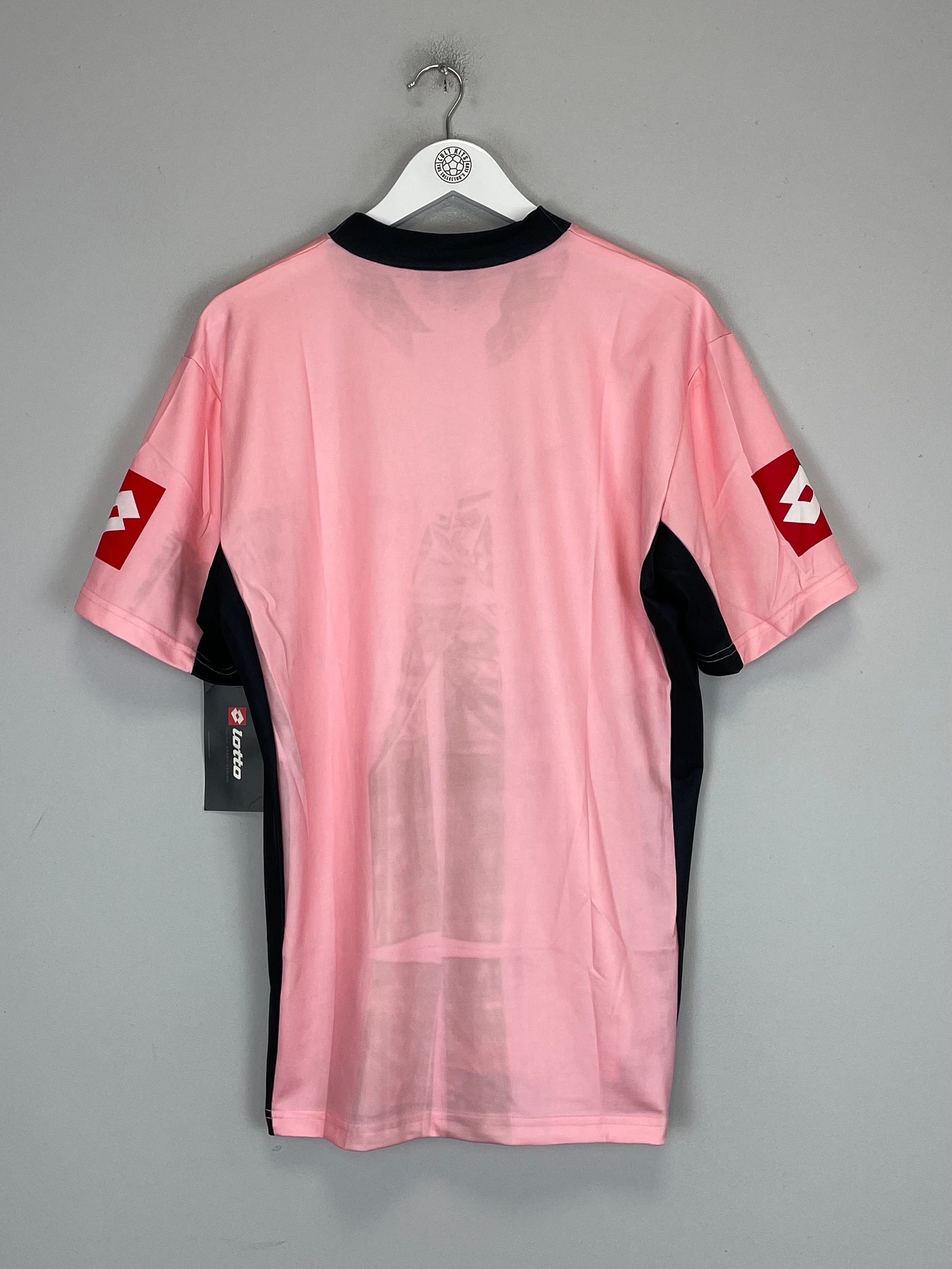Shop 2004/05 PALERMO *BNWT WITH DEFECTS* HOME SHIRT (XL) LOTTO, classic football shirts, vintage football shirts & retro soccer jerseys at Cult Kits