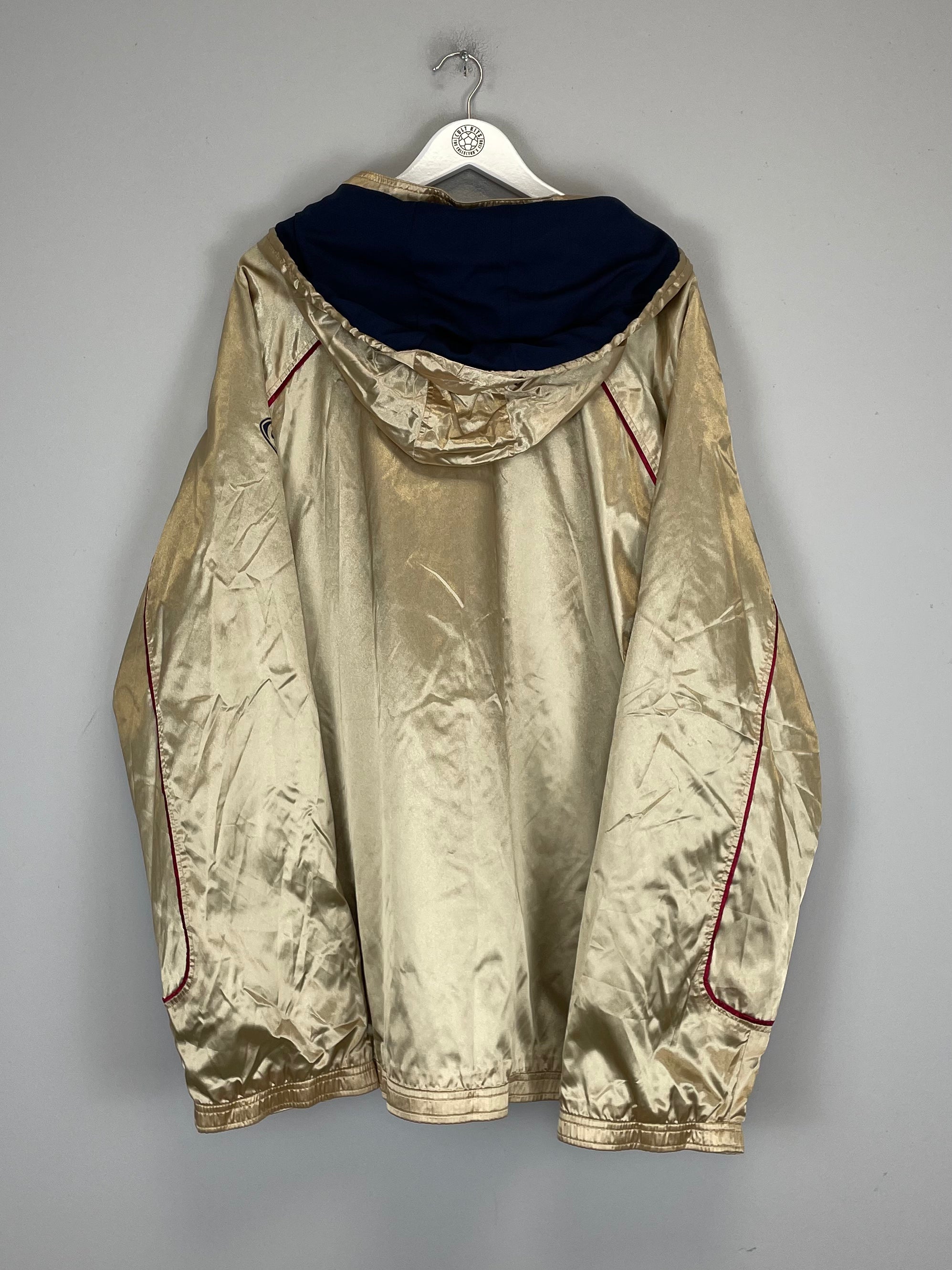 Shop 2001/02 BARCELONA TRACK JACKET (XXL) NIKE, classic football shirts, vintage football shirts & retro soccer jerseys at Cult Kits