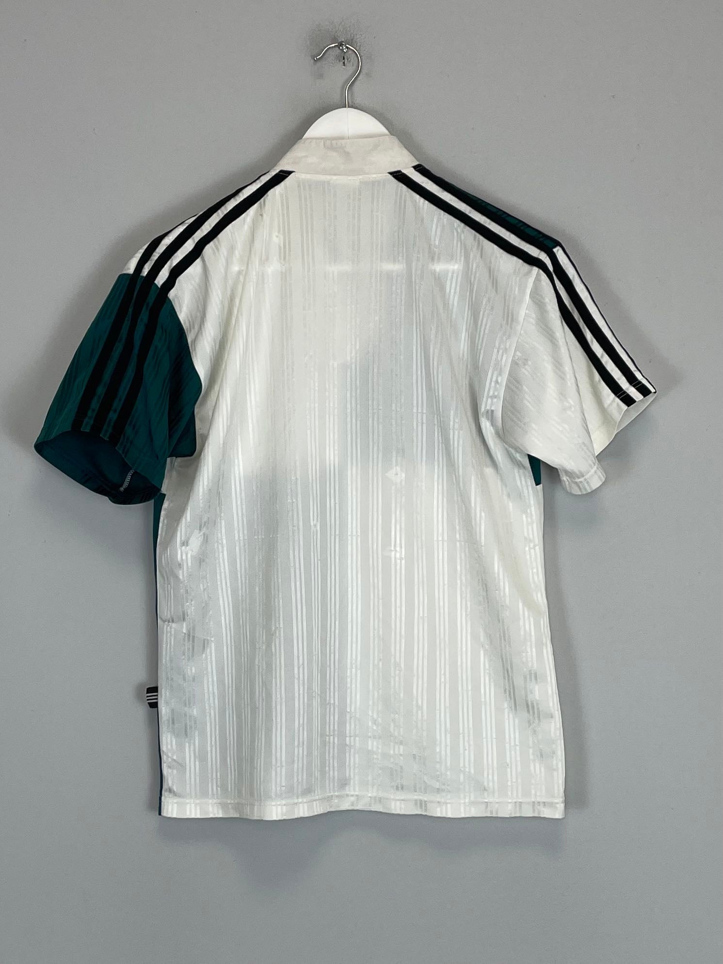 Shop 1995/96 LIVERPOOL AWAY SHIRT (S) ADIDAS, classic football shirts, vintage football shirts & retro soccer jerseys at Cult Kits