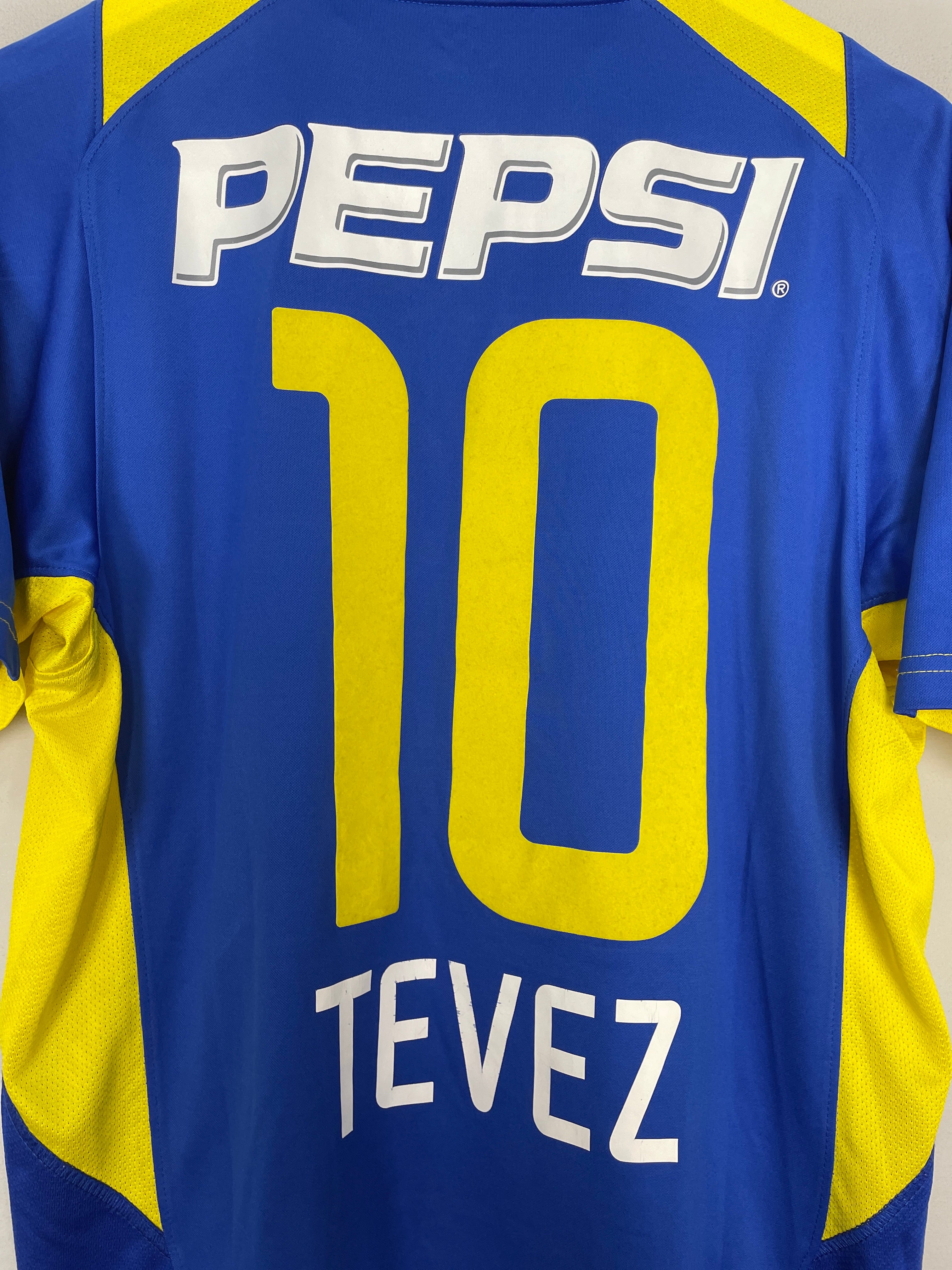 Shop 2004/05 BOCA JUNIORS TEVEZ #10 HOME SHIRT (M) NIKE, classic football shirts, vintage football shirts & retro soccer jerseys at Cult Kits