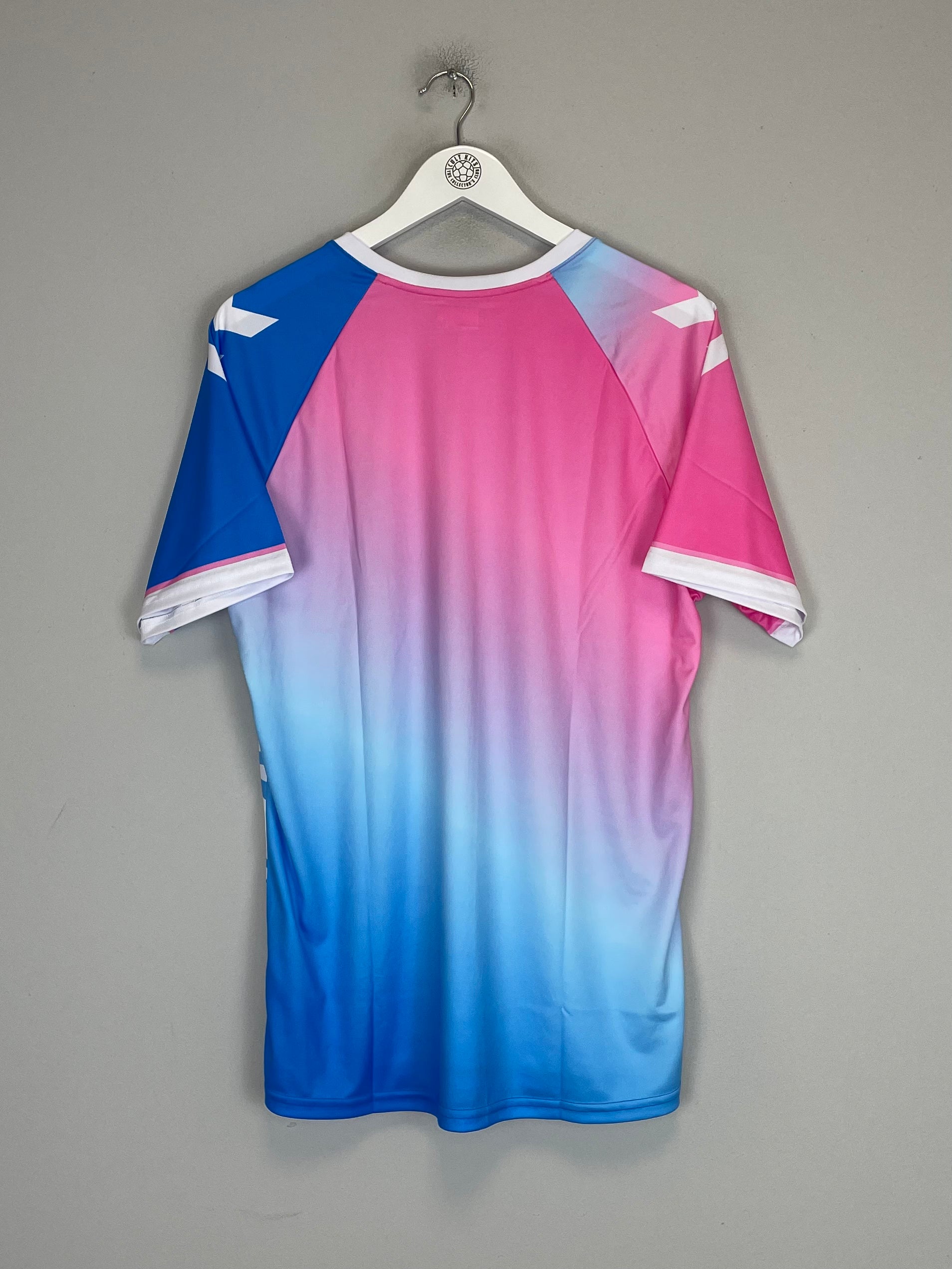 Shop 2023 FORWARD MADISON PRE MATCH SHIRT (M) HUMMEL, classic football shirts, vintage football shirts & retro soccer jerseys at Cult Kits