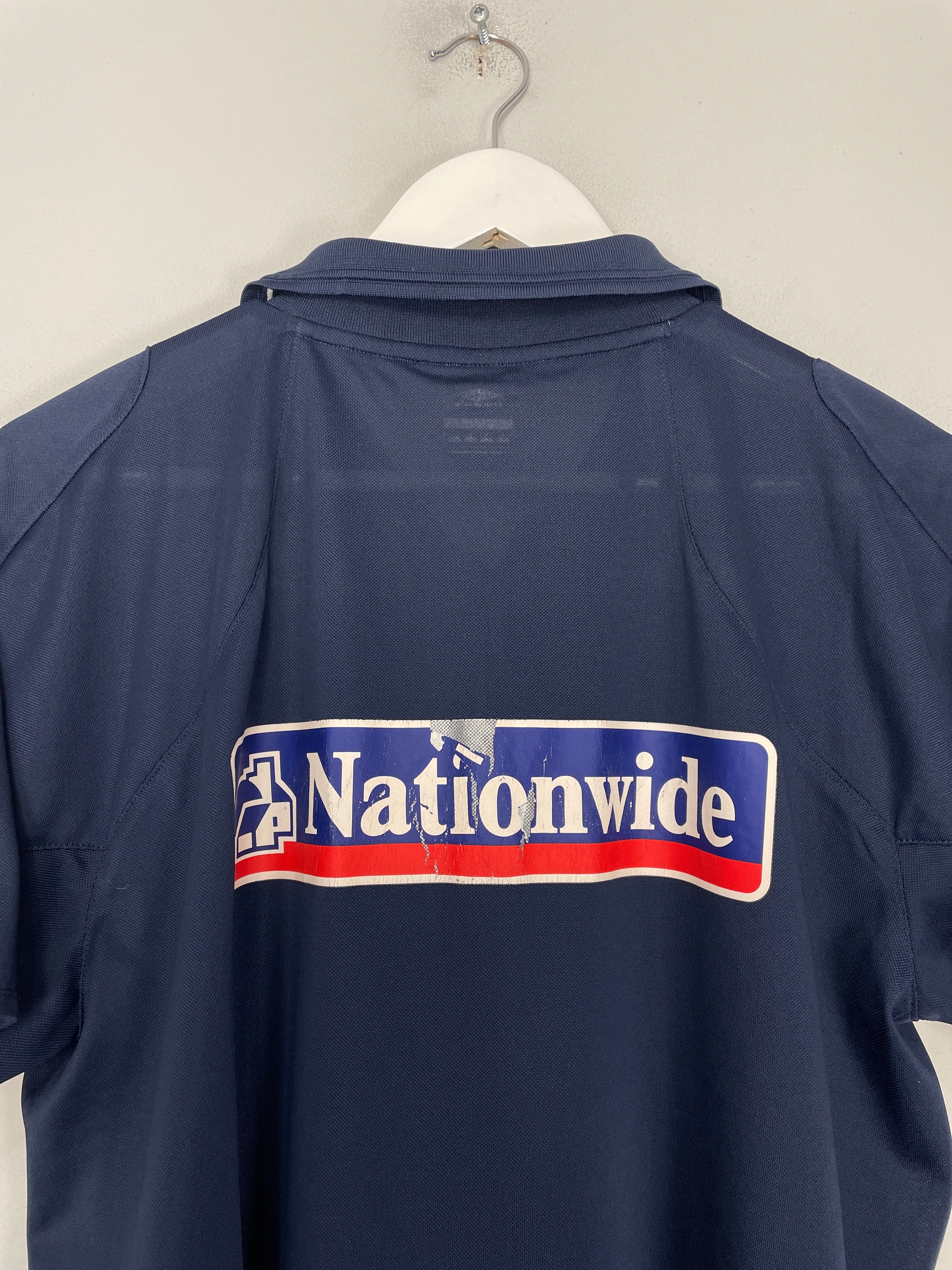 Shop 2005/06 NORTHERN IRELAND TRAINING SHIRT (M) UMBRO, classic football shirts, vintage football shirts & retro soccer jerseys at Cult Kits