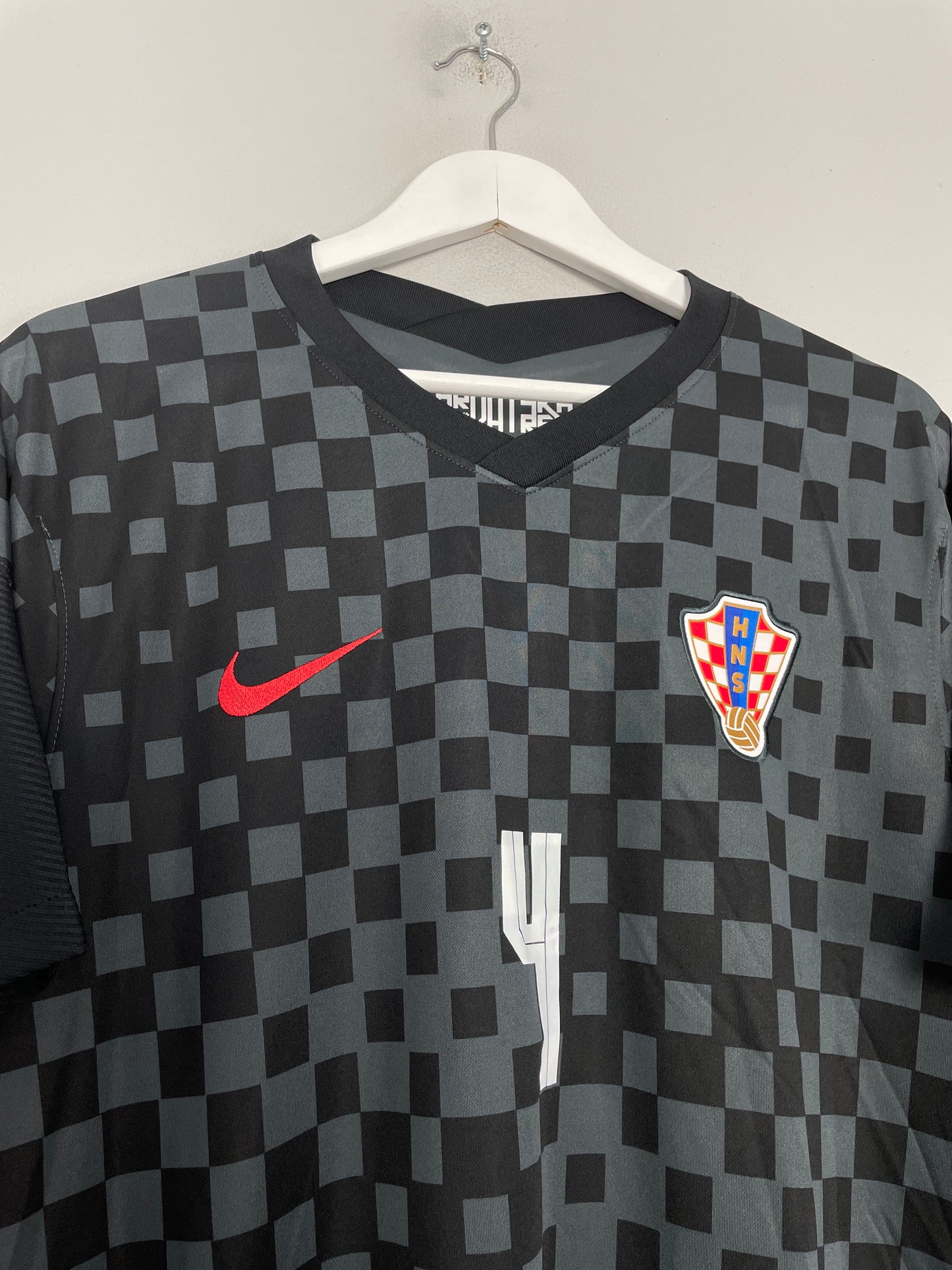 2020/21 CROATIA PERISIC #4 *BNWT* AWAY SHIRT (XL) NIKE