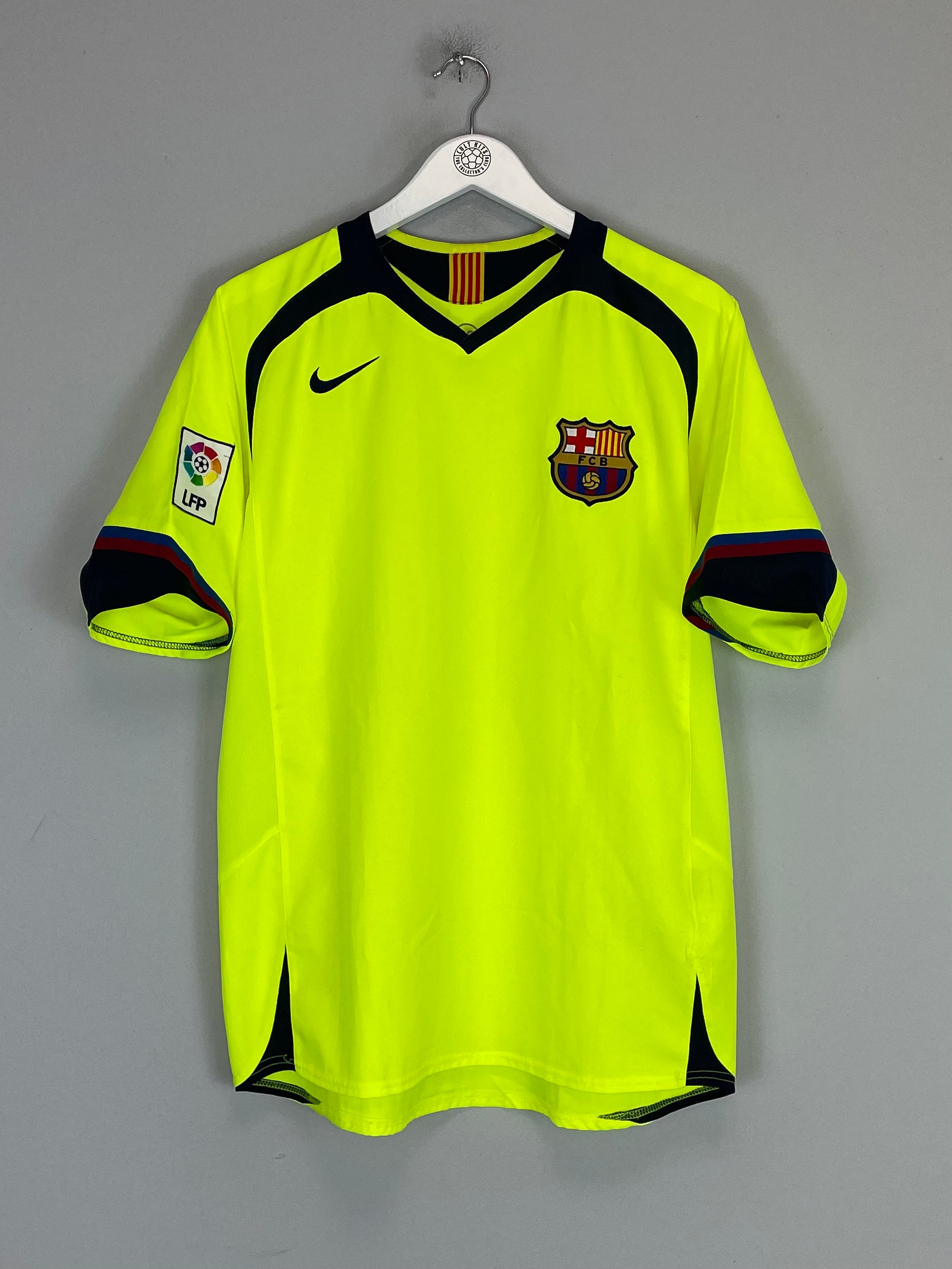 Shop 2005/06 BARCELONA RONALDINHO #10 AWAY SHIRT (M) NIKE, classic football shirts, vintage football shirts & retro soccer jerseys at Cult Kits