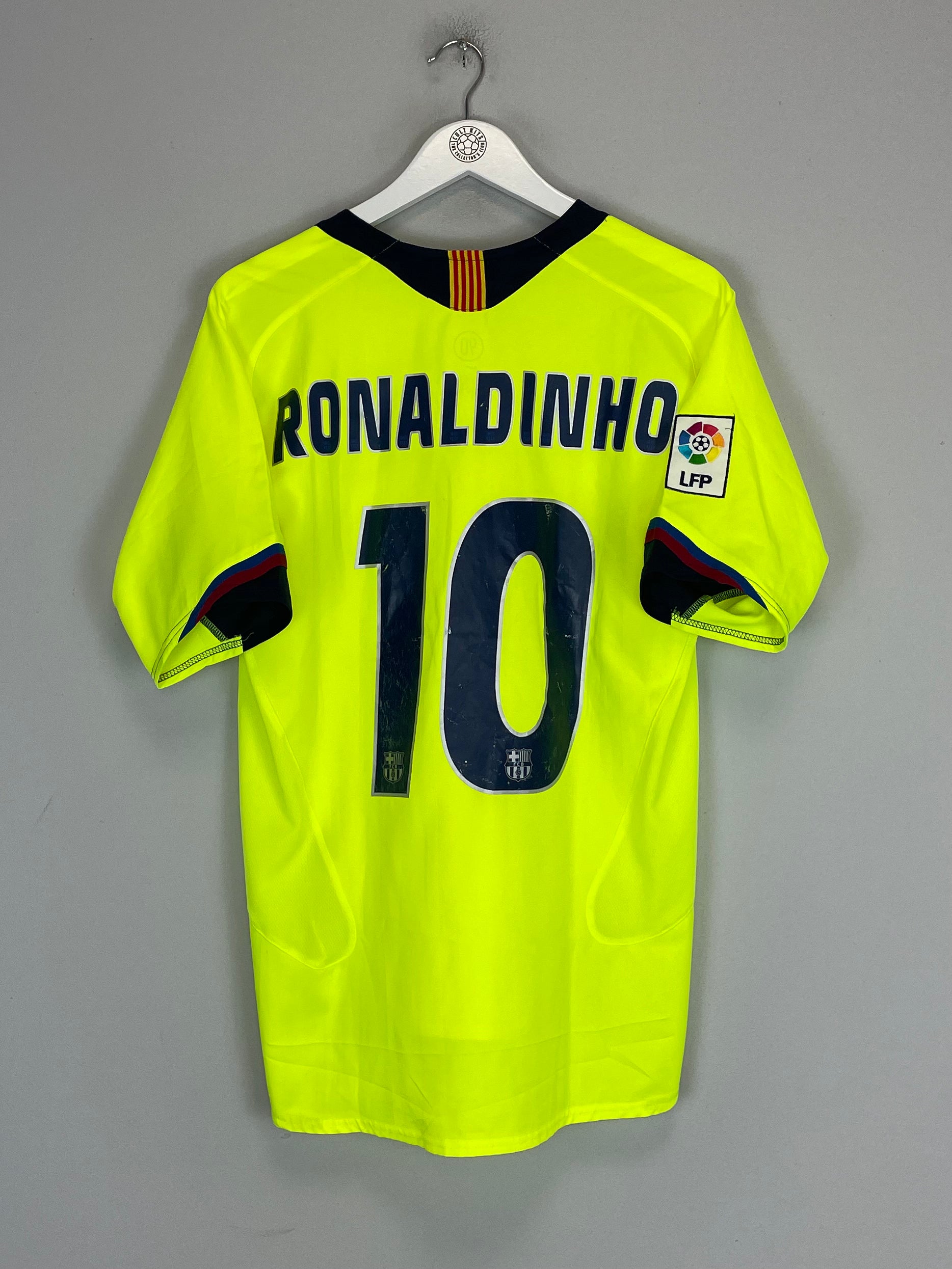 Shop 2005/06 BARCELONA RONALDINHO #10 AWAY SHIRT (M) NIKE, classic football shirts, vintage football shirts & retro soccer jerseys at Cult Kits