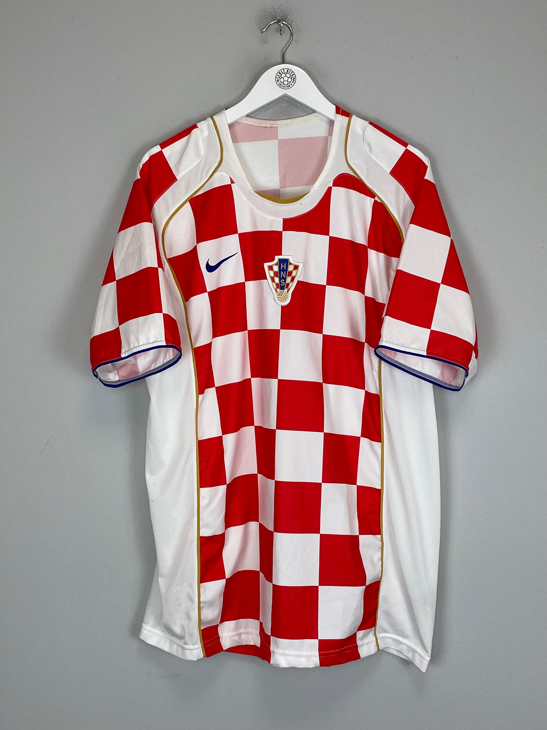 Shop 2004/06 CROATIA HOME SHIRT (XL) NIKE, classic football shirts, vintage football shirts & retro soccer jerseys at Cult Kits