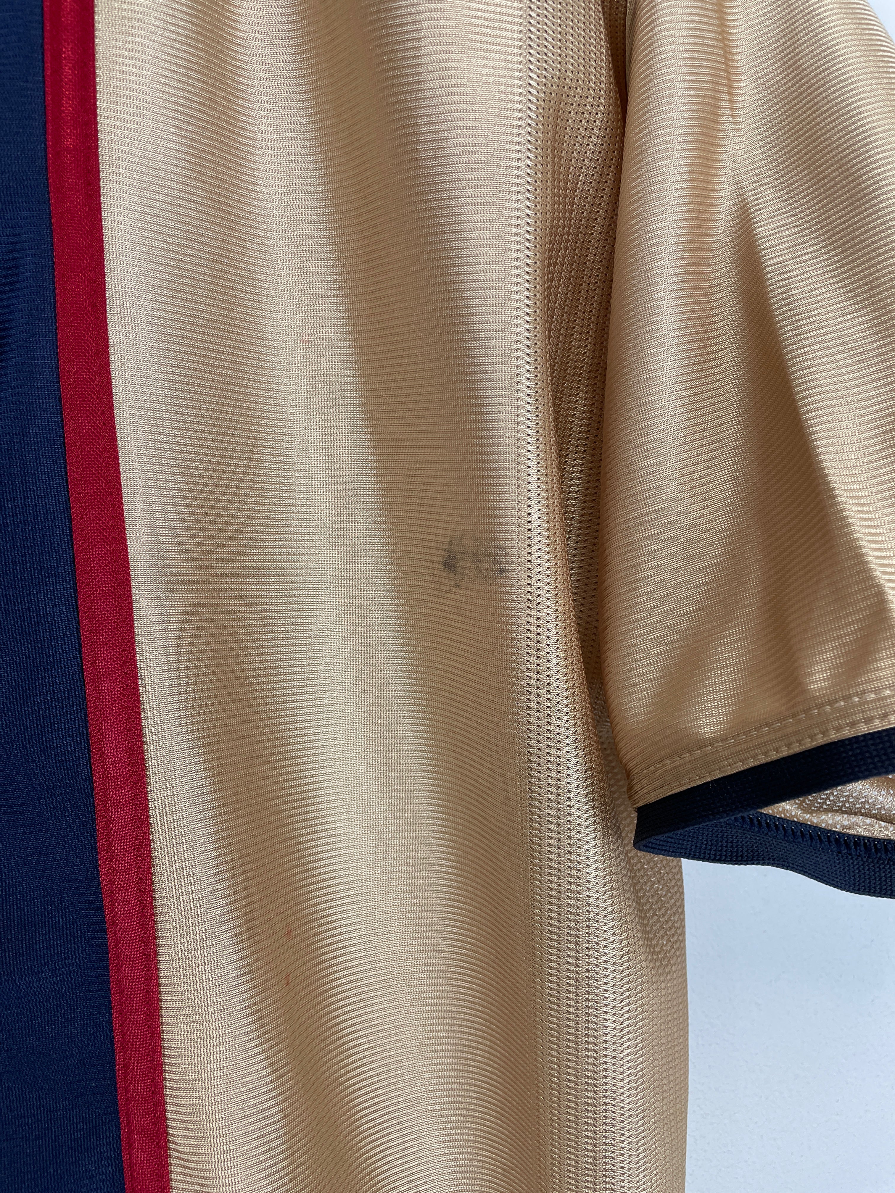 Shop 2001/03 BARCELONA AWAY SHIRT (M) NIKE, classic football shirts, vintage football shirts & retro soccer jerseys at Cult Kits