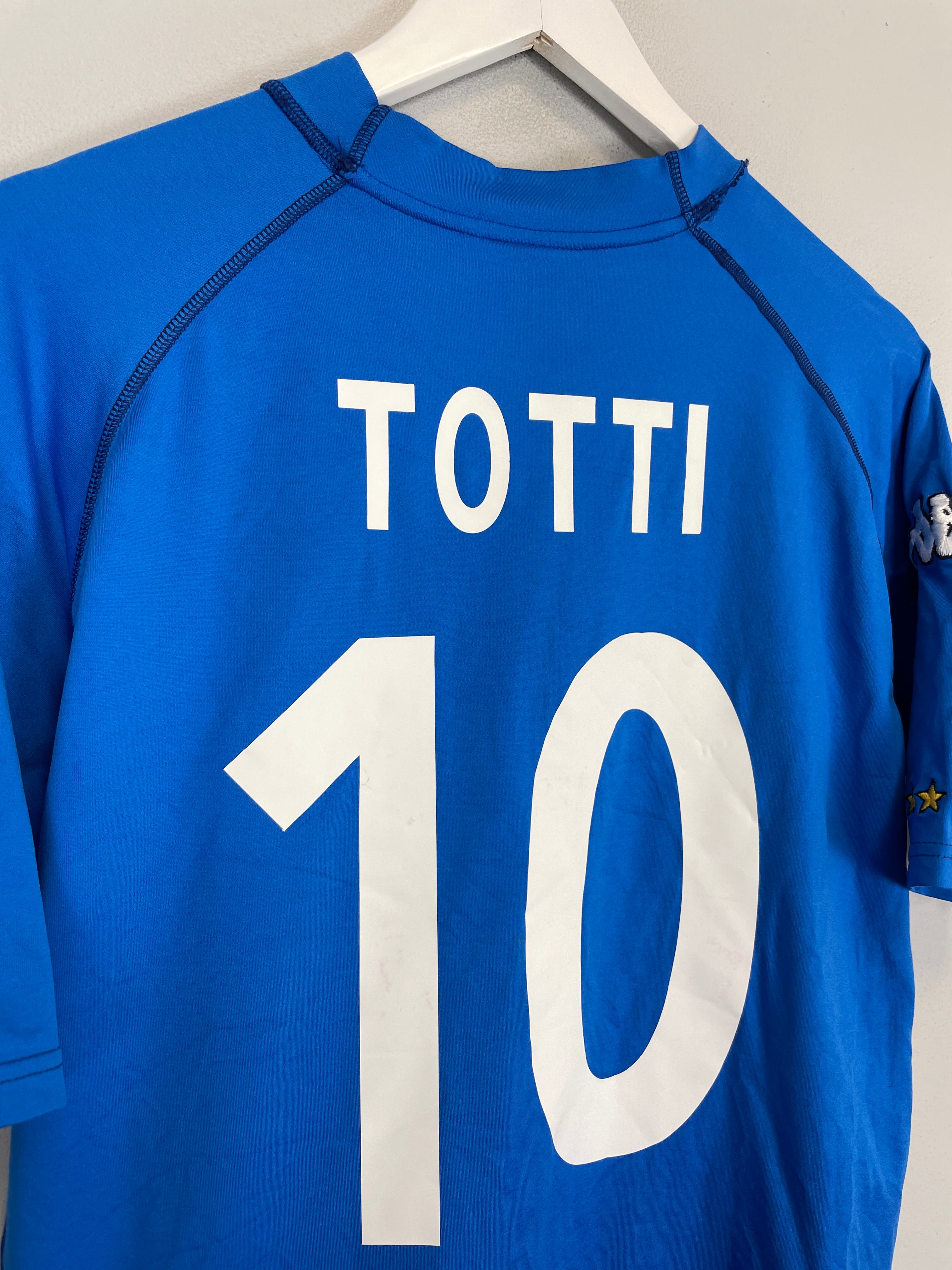Shop 2000/02 ITALY TOTTI #10 HOME SHIRT (XL) KAPPA, classic football shirts, vintage football shirts & retro soccer jerseys at Cult Kits