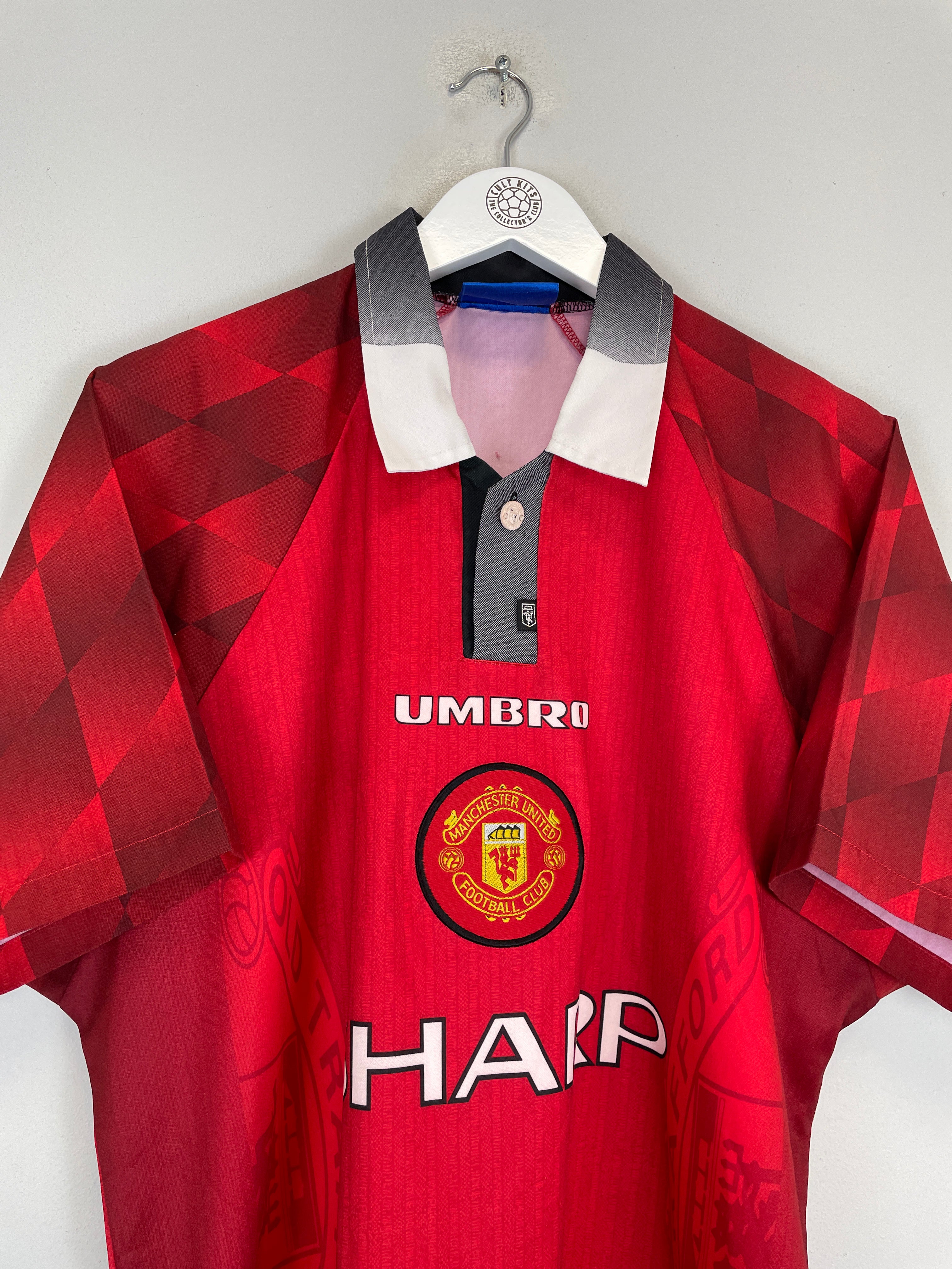 Shop 1996/98 MANCHESTER UNITED CANTONA #7 HOME SHIRT (L) UMBRO, classic football shirts, vintage football shirts & retro soccer jerseys at Cult Kits