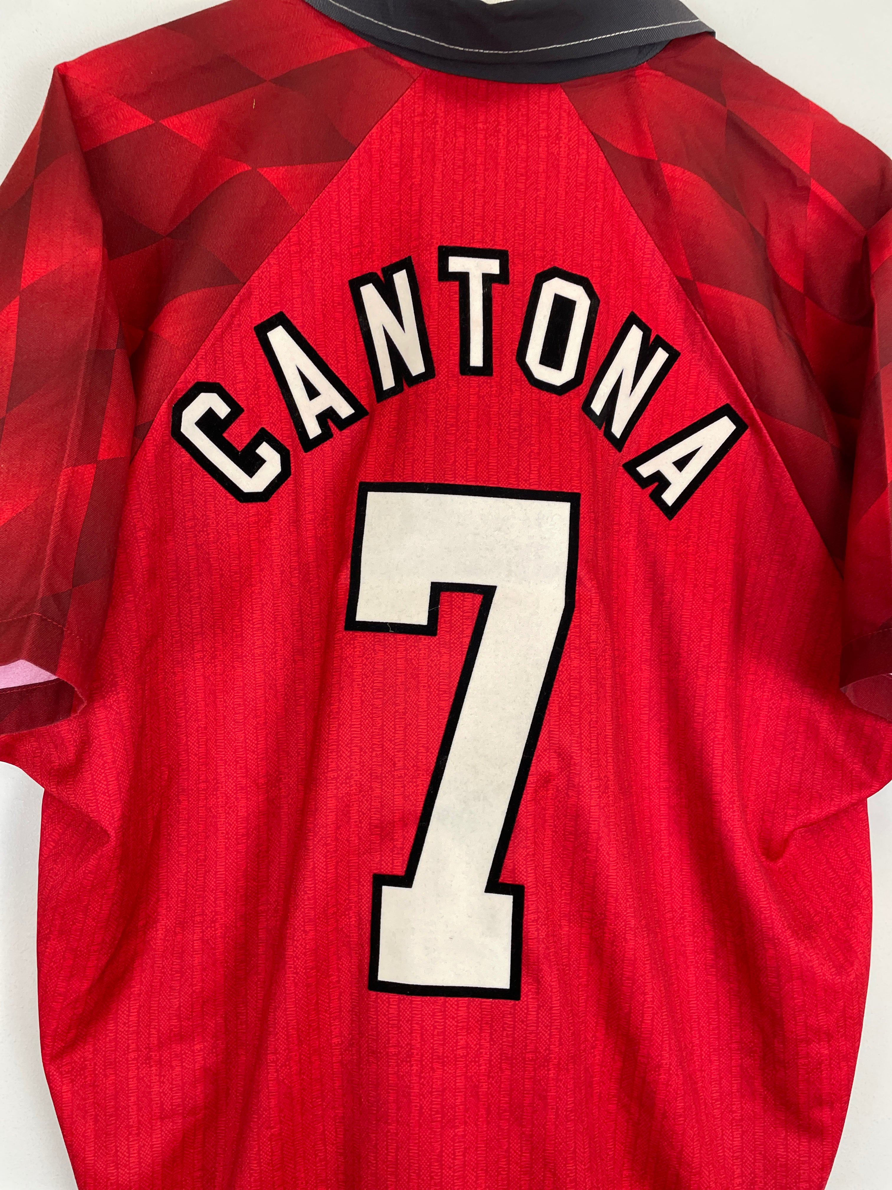 Shop 1996/98 MANCHESTER UNITED CANTONA #7 HOME SHIRT (L) UMBRO, classic football shirts, vintage football shirts & retro soccer jerseys at Cult Kits