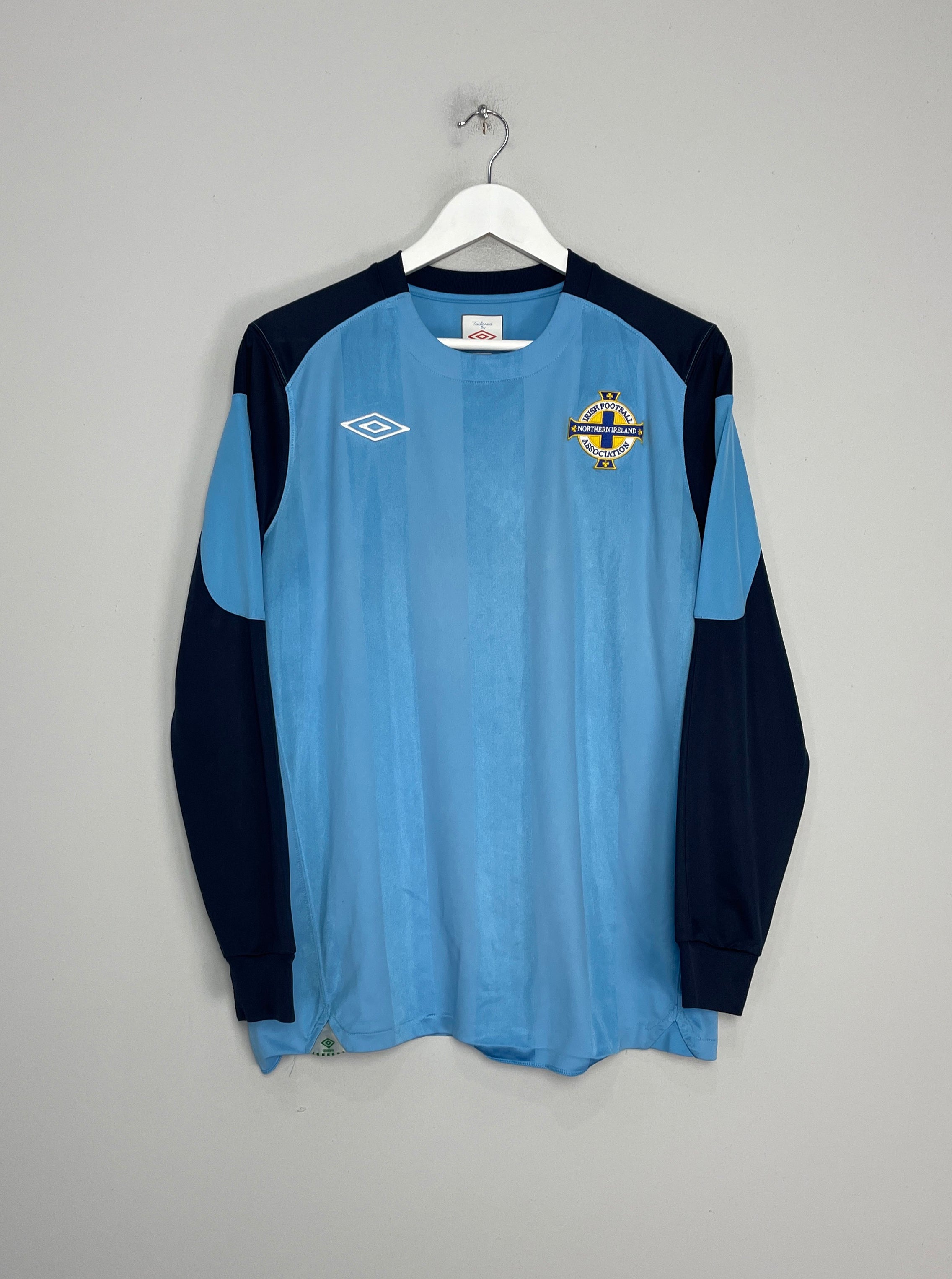 Shop 2010/11 NORTHERN IRELAND GK SHIRT (M) UMBRO, classic football shirts, vintage football shirts & retro soccer jerseys at Cult Kits
