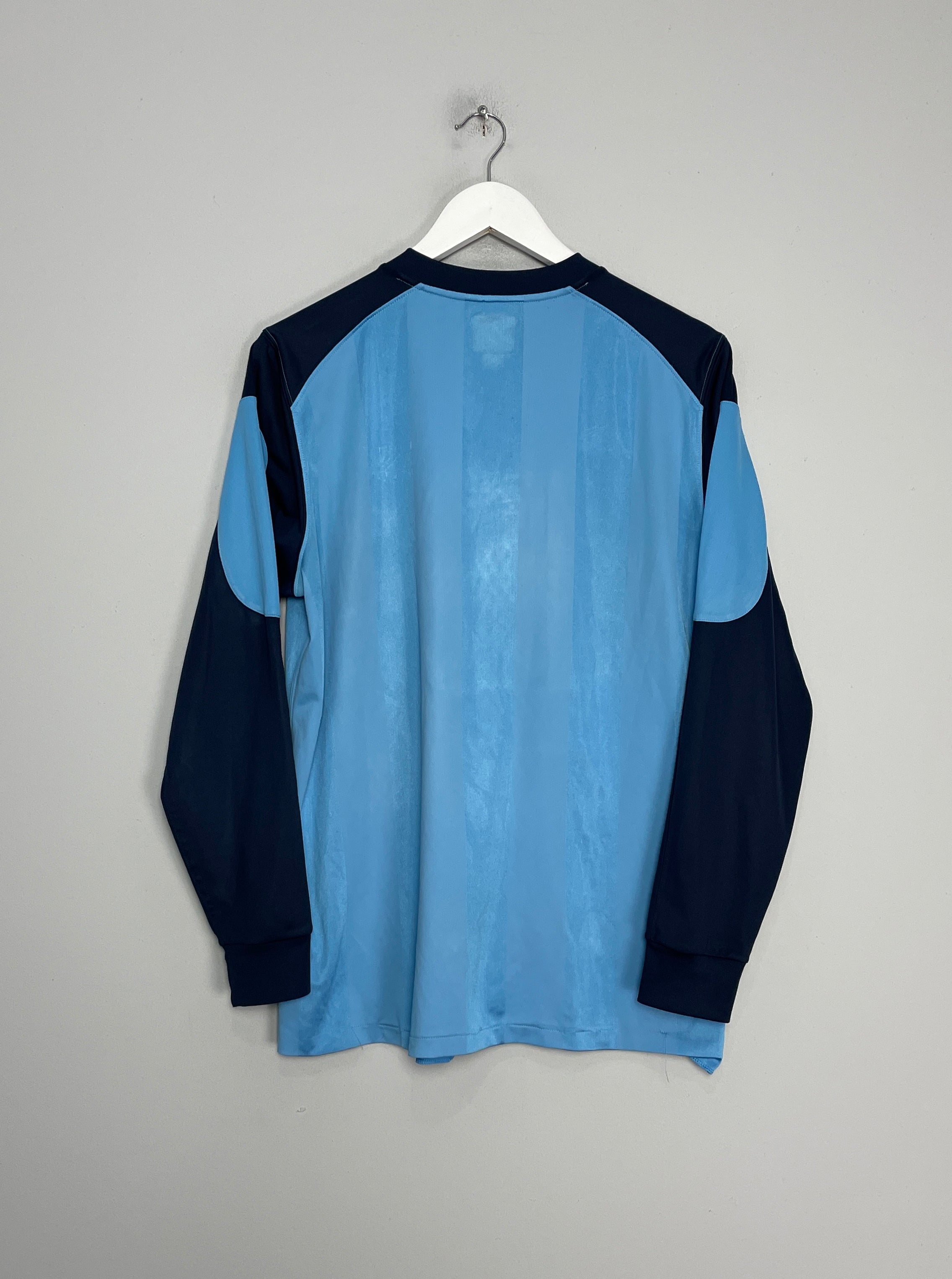 Shop 2010/11 NORTHERN IRELAND GK SHIRT (M) UMBRO, classic football shirts, vintage football shirts & retro soccer jerseys at Cult Kits