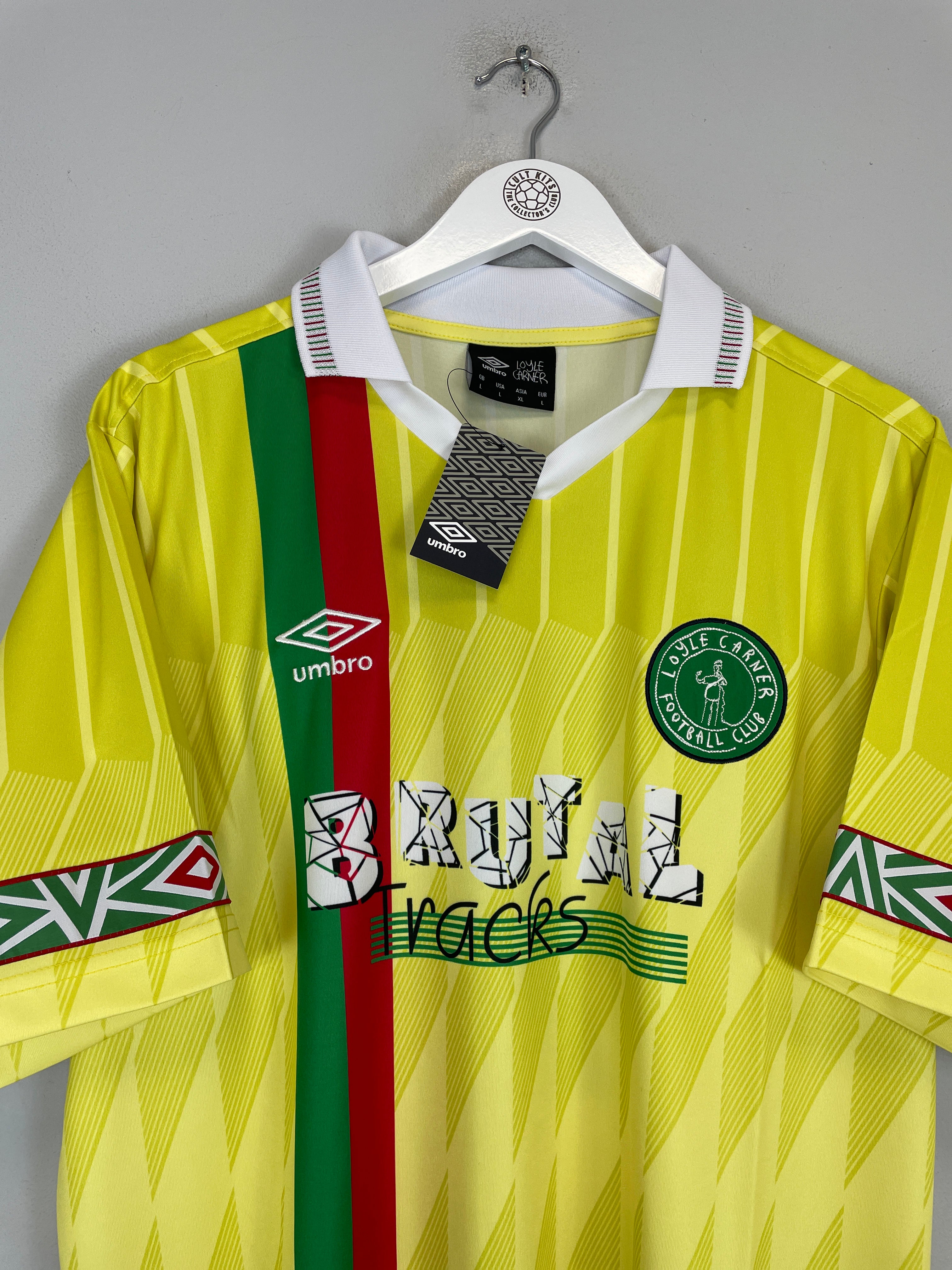 Shop 2000/01 LOYLE CARNER FC *BNWT* AWAY SHIRT (L) UMBRO, classic football shirts, vintage football shirts & retro soccer jerseys at Cult Kits