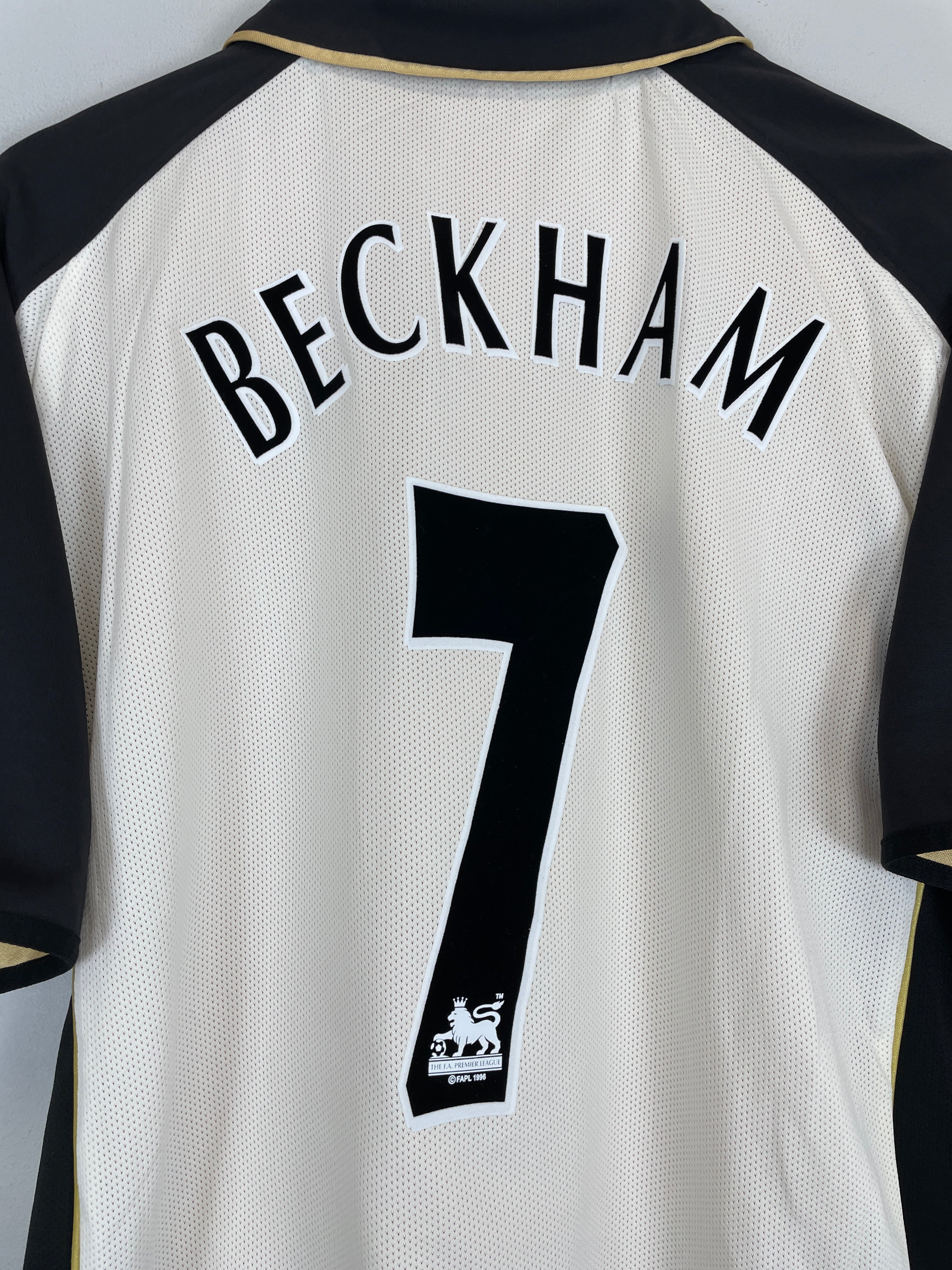 Shop 2001/02 MANCHESTER UNITED BECKHAM #7 AWAY/THIRD SHIRT (M) UMBRO, classic football shirts, vintage football shirts & retro soccer jerseys at Cult Kits