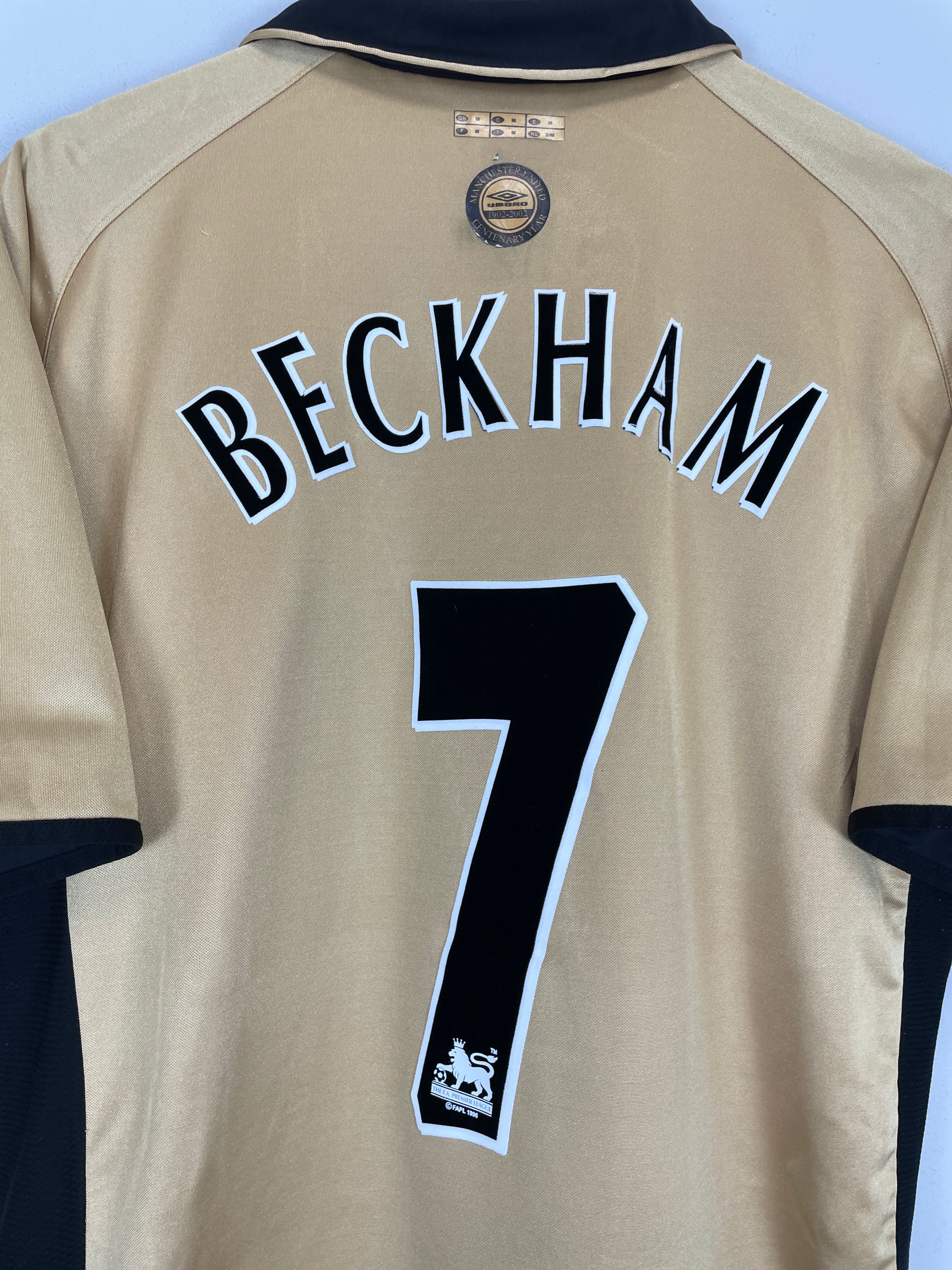 Shop 2001/02 MANCHESTER UNITED BECKHAM #7 AWAY/THIRD SHIRT (M) UMBRO, classic football shirts, vintage football shirts & retro soccer jerseys at Cult Kits