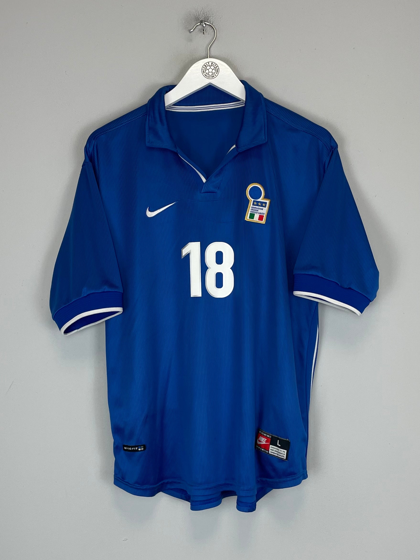 Shop 1997/98 ITALY R.BAGGIO #18 HOME SHIRT (L) NIKE, classic football shirts, vintage football shirts & retro soccer jerseys at Cult Kits