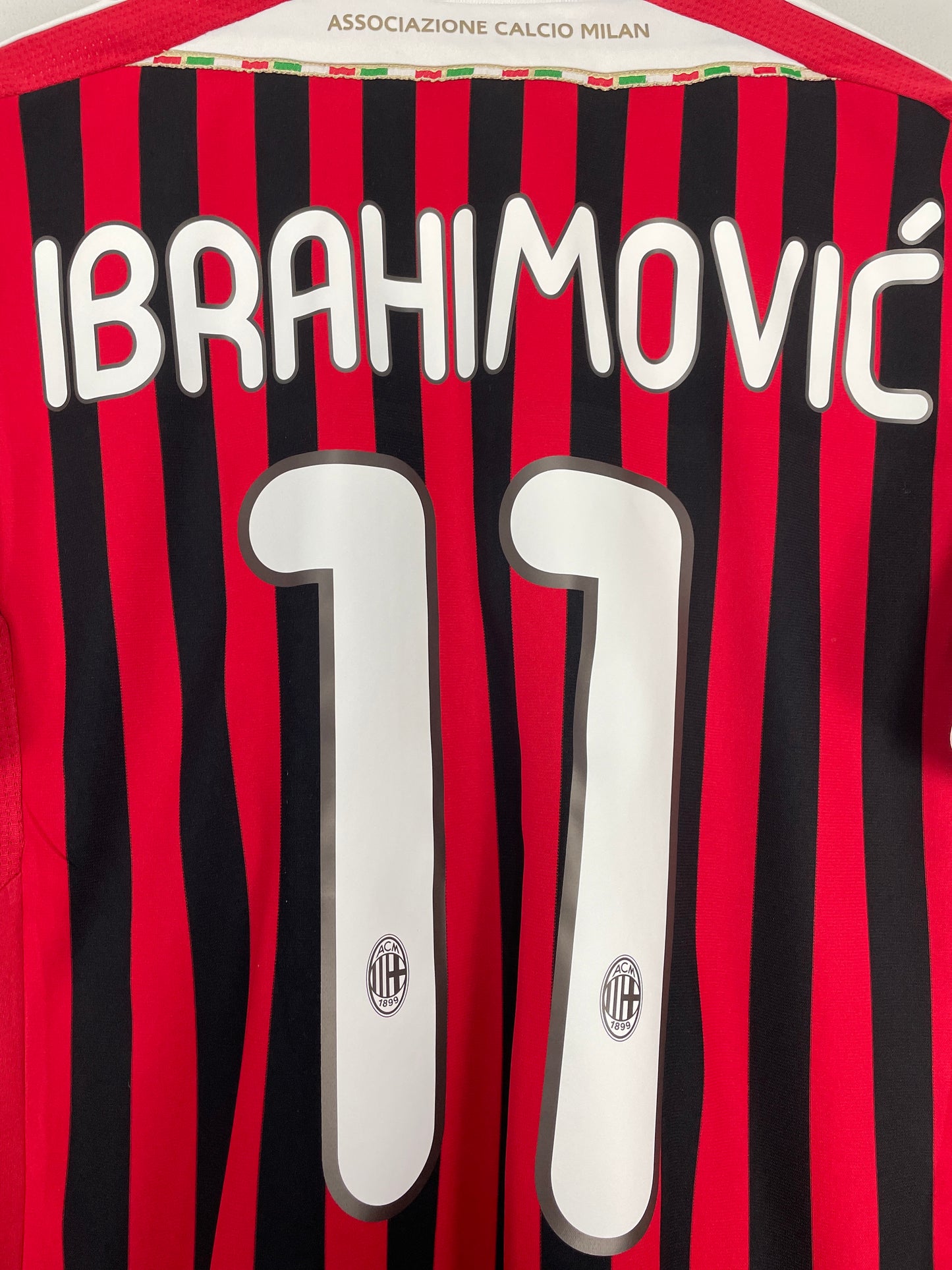 2011/12 AC MILAN IBRAHIMOVIC #11 HOME SHIRT (S) ADIDAS