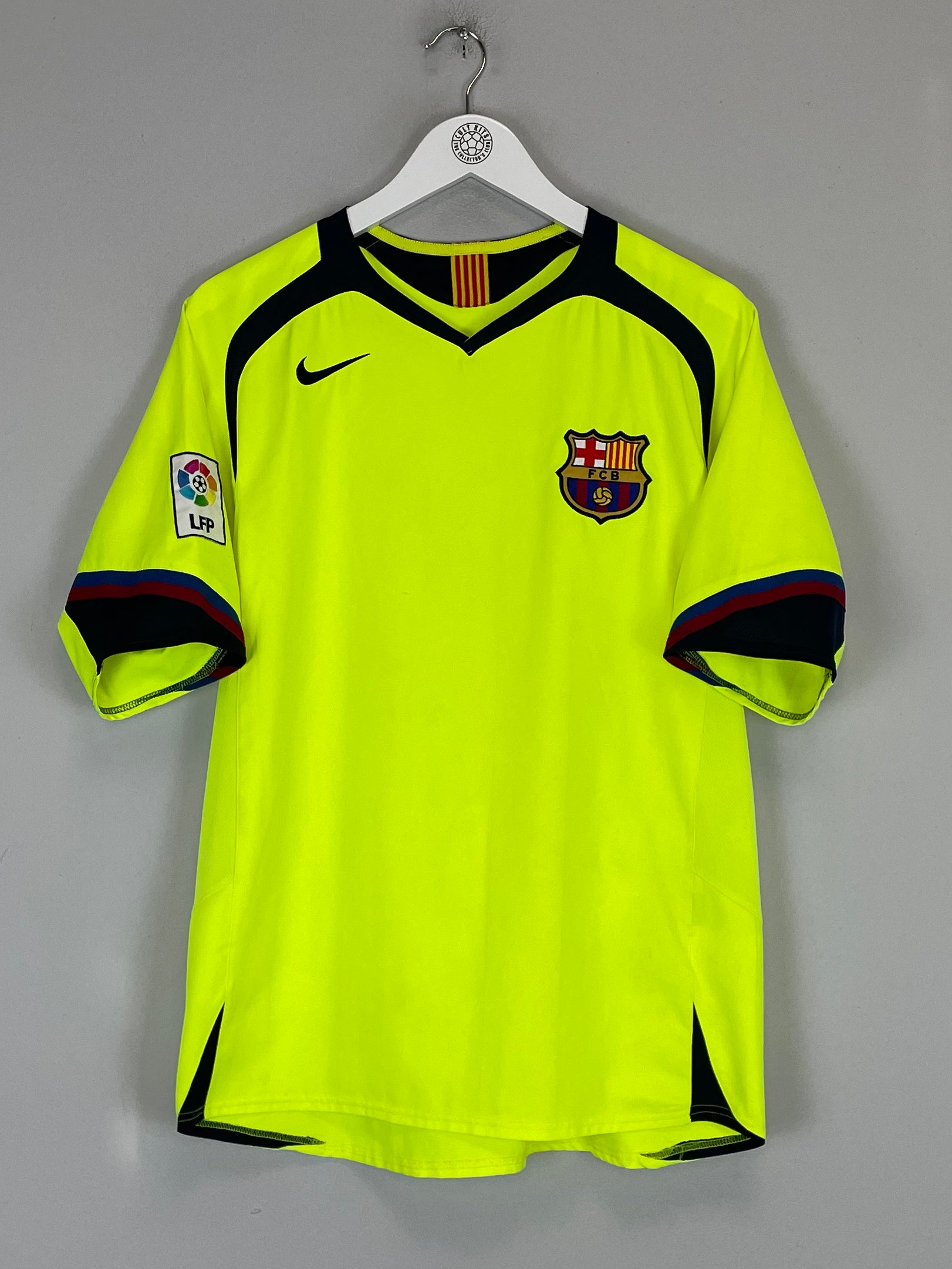 Shop 2005/06 BARCELONA RONALDINHO #10 AWAY SHIRT (M) NIKE, classic football shirts, vintage football shirts & retro soccer jerseys at Cult Kits