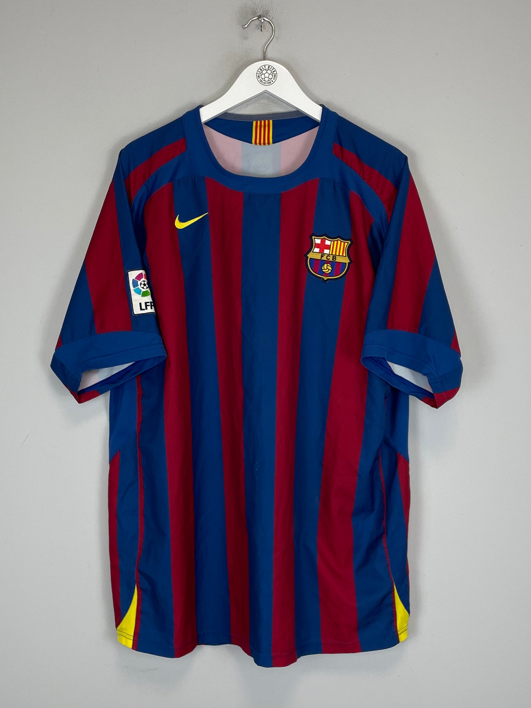 Shop 2005/06 BARCELONA RONALDINHO #10 HOME SHIRT (XL) NIKE, classic football shirts, vintage football shirts & retro soccer jerseys at Cult Kits