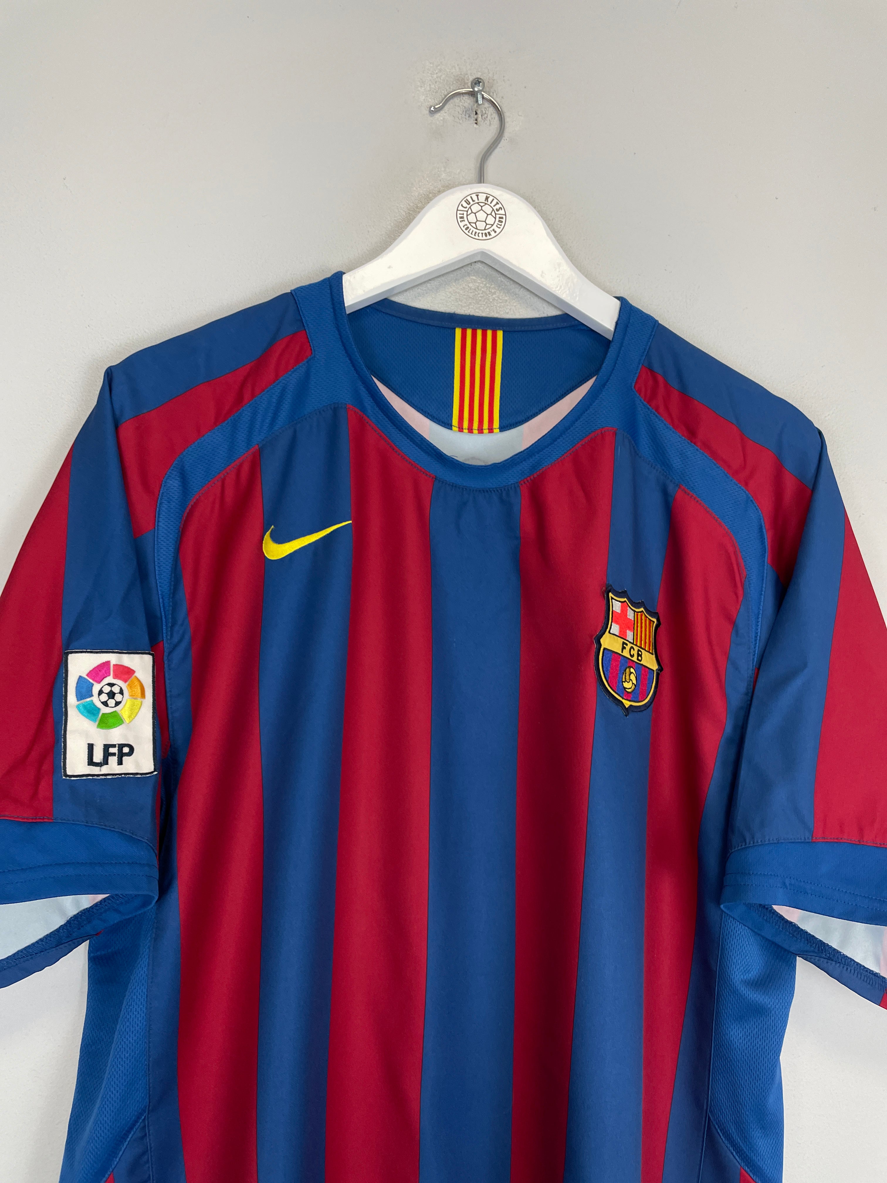 Shop 2005/06 BARCELONA RONALDINHO #10 HOME SHIRT (L) NIKE, classic football shirts, vintage football shirts & retro soccer jerseys at Cult Kits