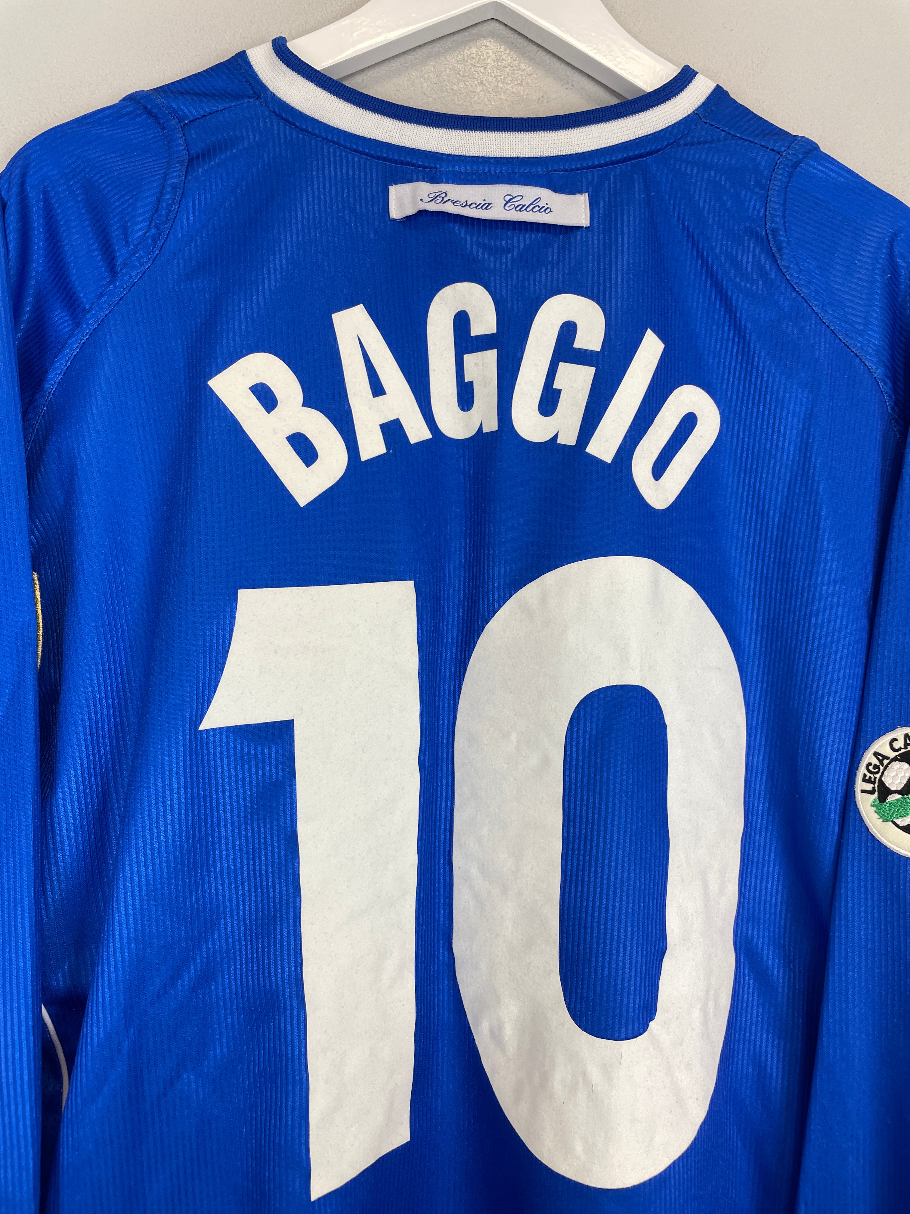 Shop 2002/03 BRESCIA BAGGIO #10 L/S HOME SHIRT (L) UMBRO, classic football shirts, vintage football shirts & retro soccer jerseys at Cult Kits