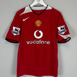 Shop 2004/05 MANCHESTER UNITED RONALDO #7 HOME SHIRT (M) NIKE, classic football shirts, vintage football shirts & retro soccer jerseys at Cult Kits