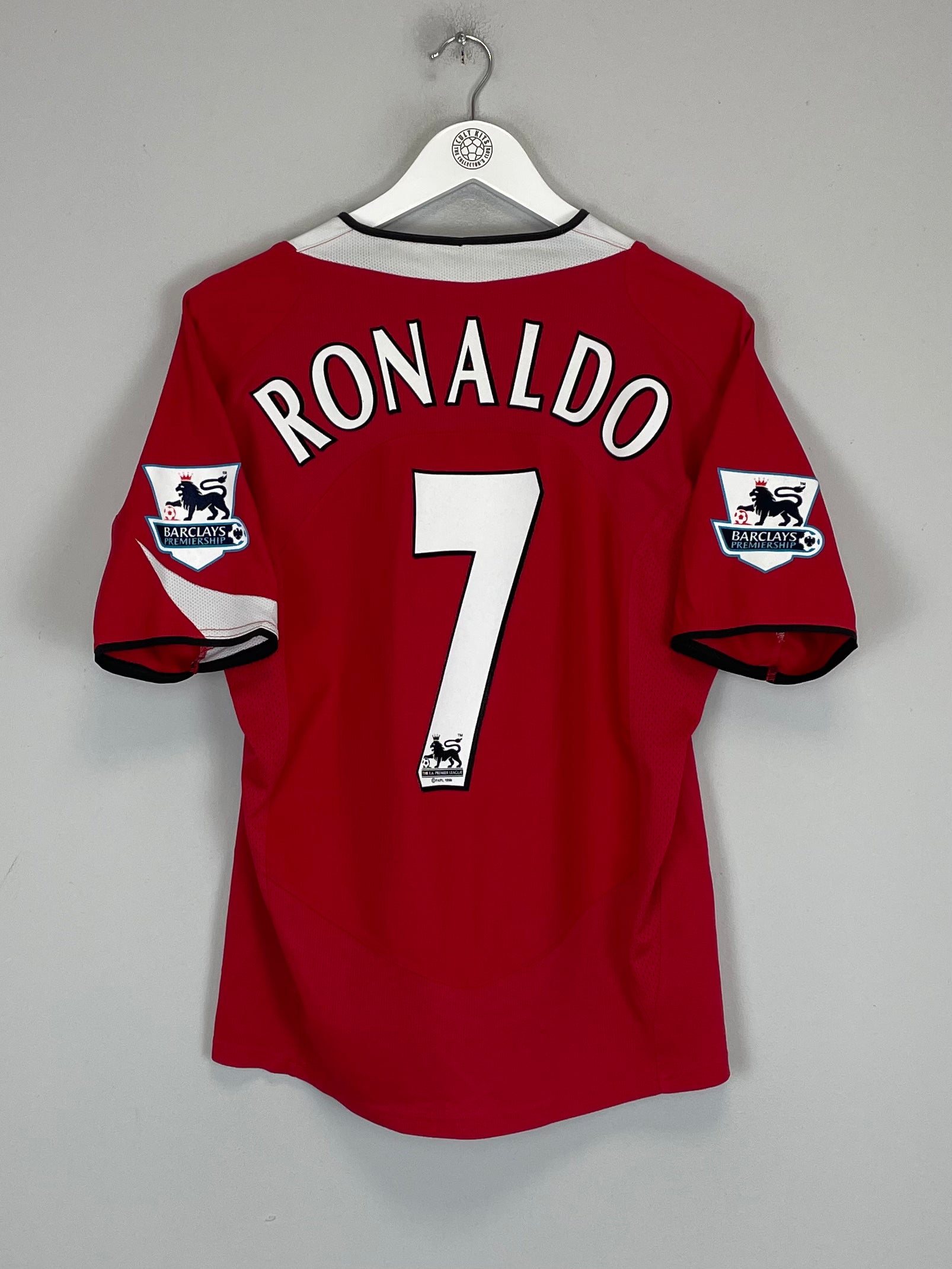 Shop 2004/05 MANCHESTER UNITED RONALDO #7 HOME SHIRT (M) NIKE, classic football shirts, vintage football shirts & retro soccer jerseys at Cult Kits