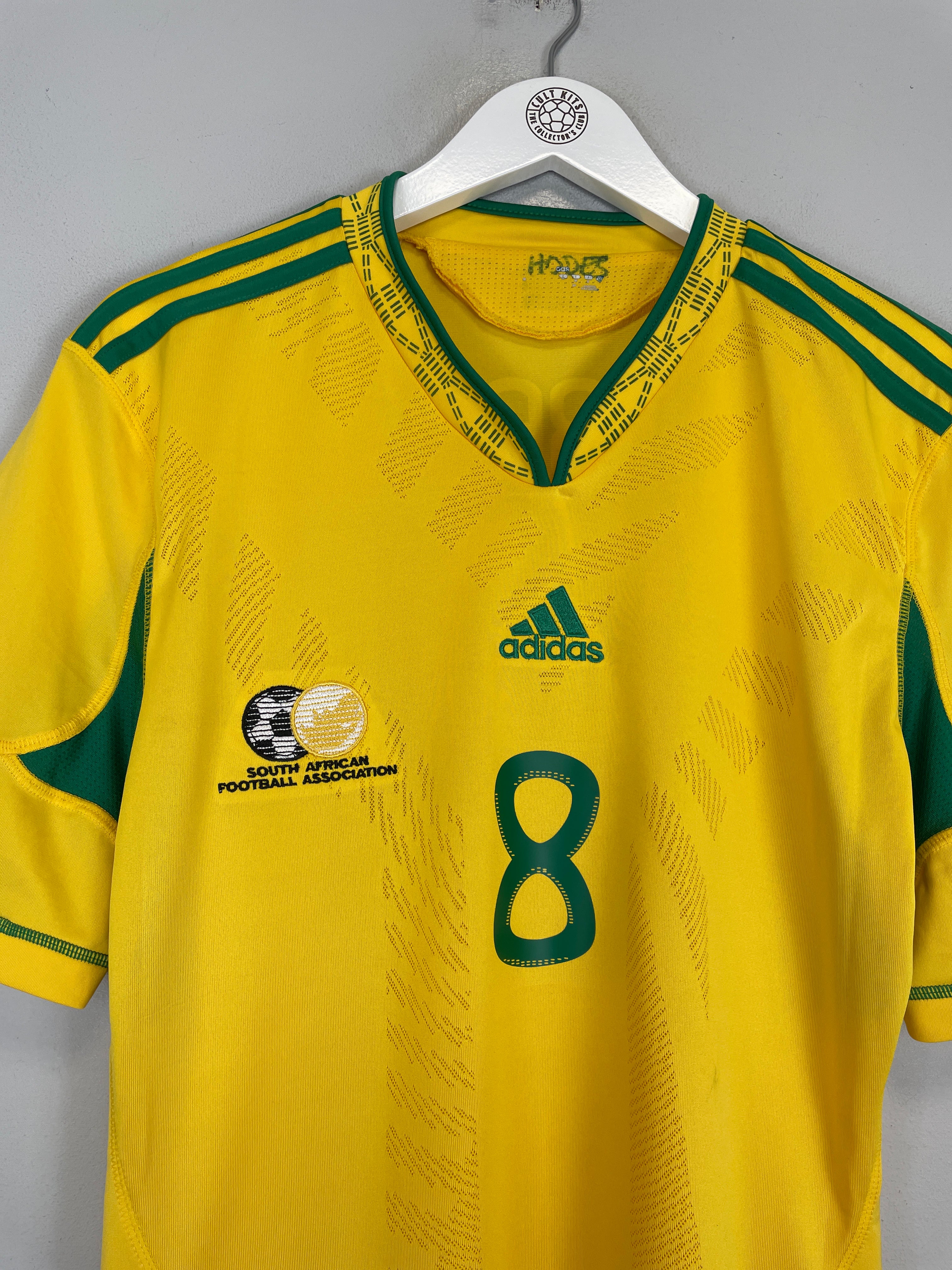 Shop 2010/11 SOUTH AFRICA TSHABALALA #8 HOME SHIRT (M) ADIDAS, classic football shirts, vintage football shirts & retro soccer jerseys at Cult Kits