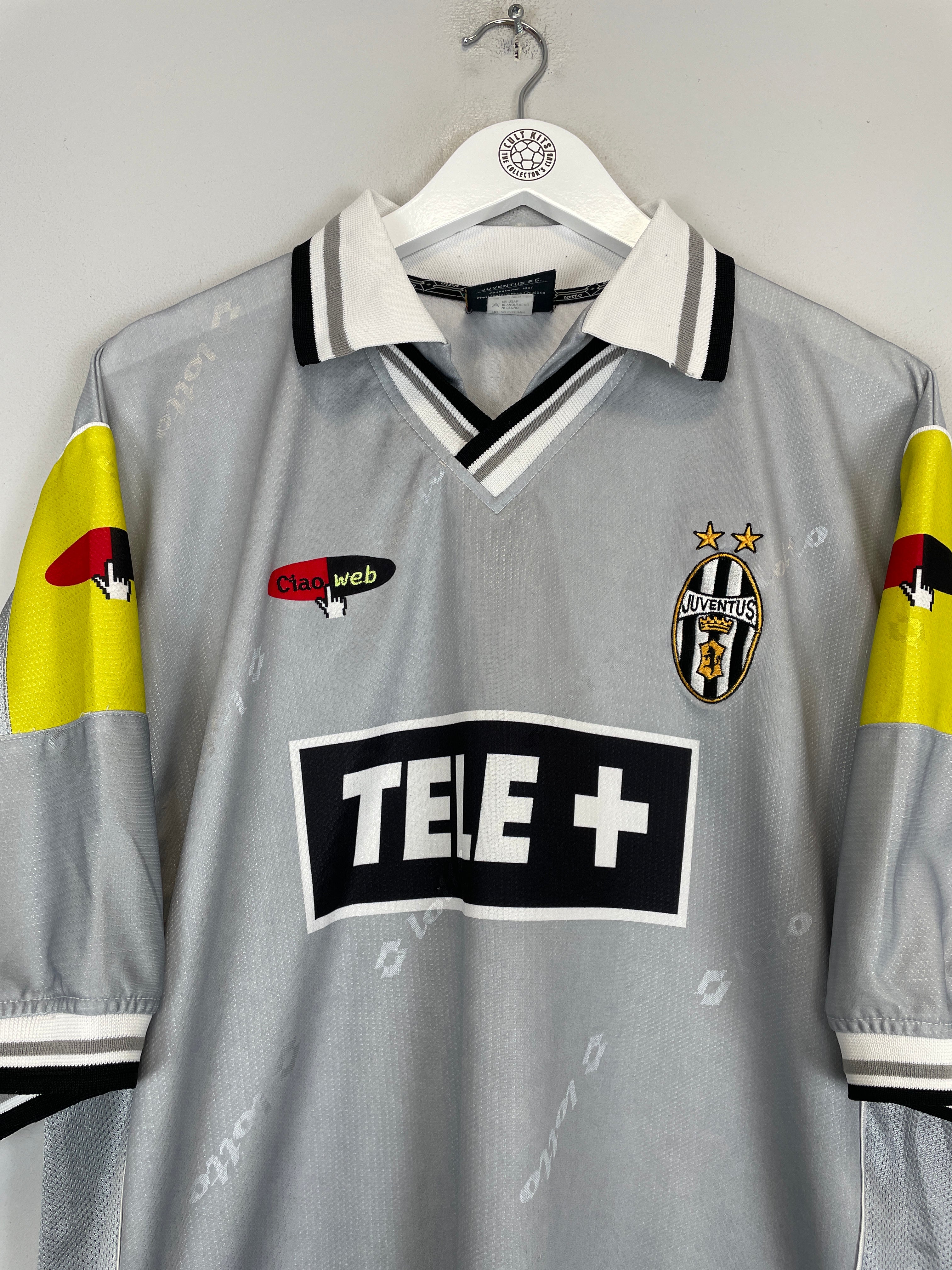 Shop 2000/01 JUVENTUS ZIDANE #21 AWAY SHIRT (XL) LOTTO, classic football shirts, vintage football shirts & retro soccer jerseys at Cult Kits
