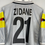Shop 2000/01 JUVENTUS ZIDANE #21 AWAY SHIRT (XL) LOTTO, classic football shirts, vintage football shirts & retro soccer jerseys at Cult Kits