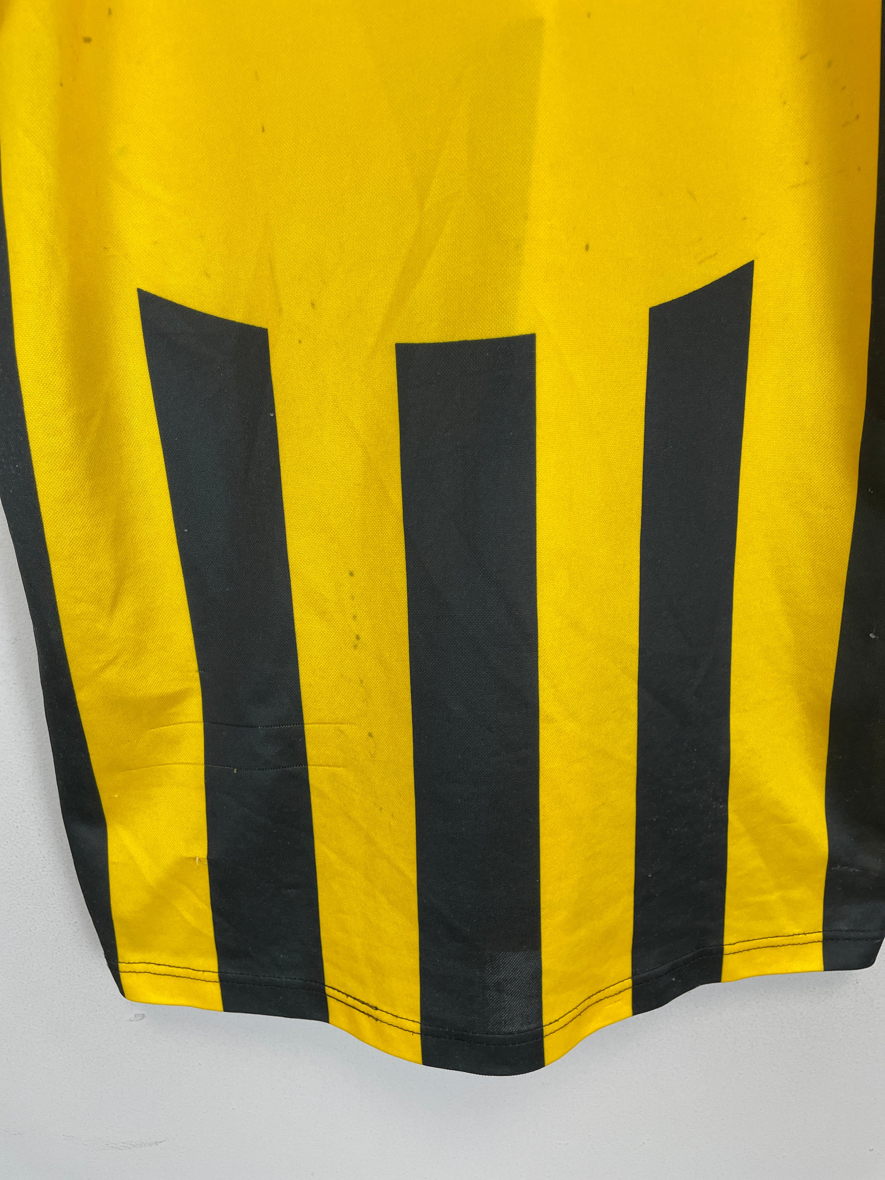 Shop 2002/03 VITESSE HOME SHIRT (M) UHLSPORT, classic football shirts, vintage football shirts & retro soccer jerseys at Cult Kits