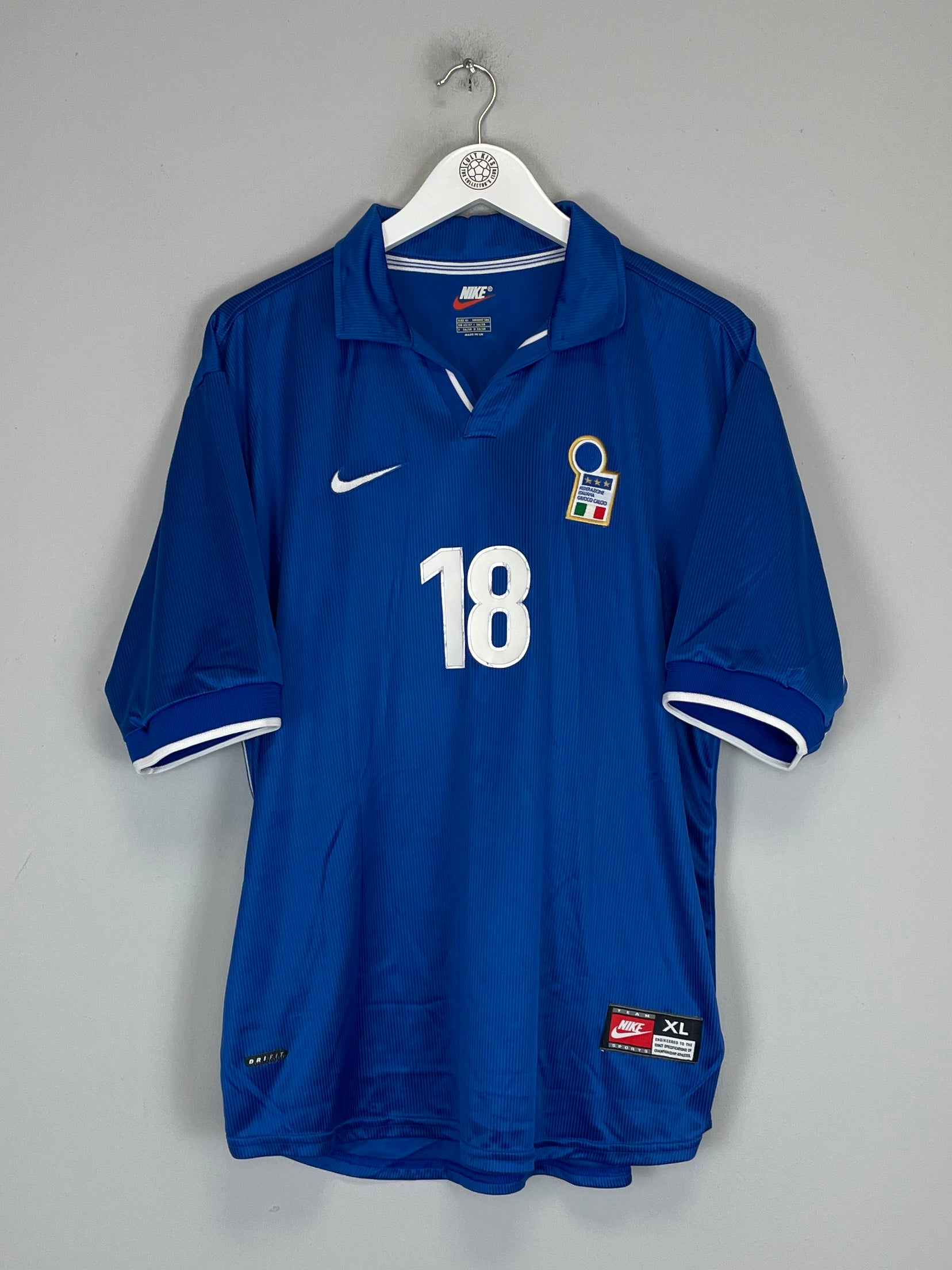 Shop 1998/99 ITALY R.BAGGIO #18 HOME SHIRT (XL) NIKE, classic football shirts, vintage football shirts & retro soccer jerseys at Cult Kits