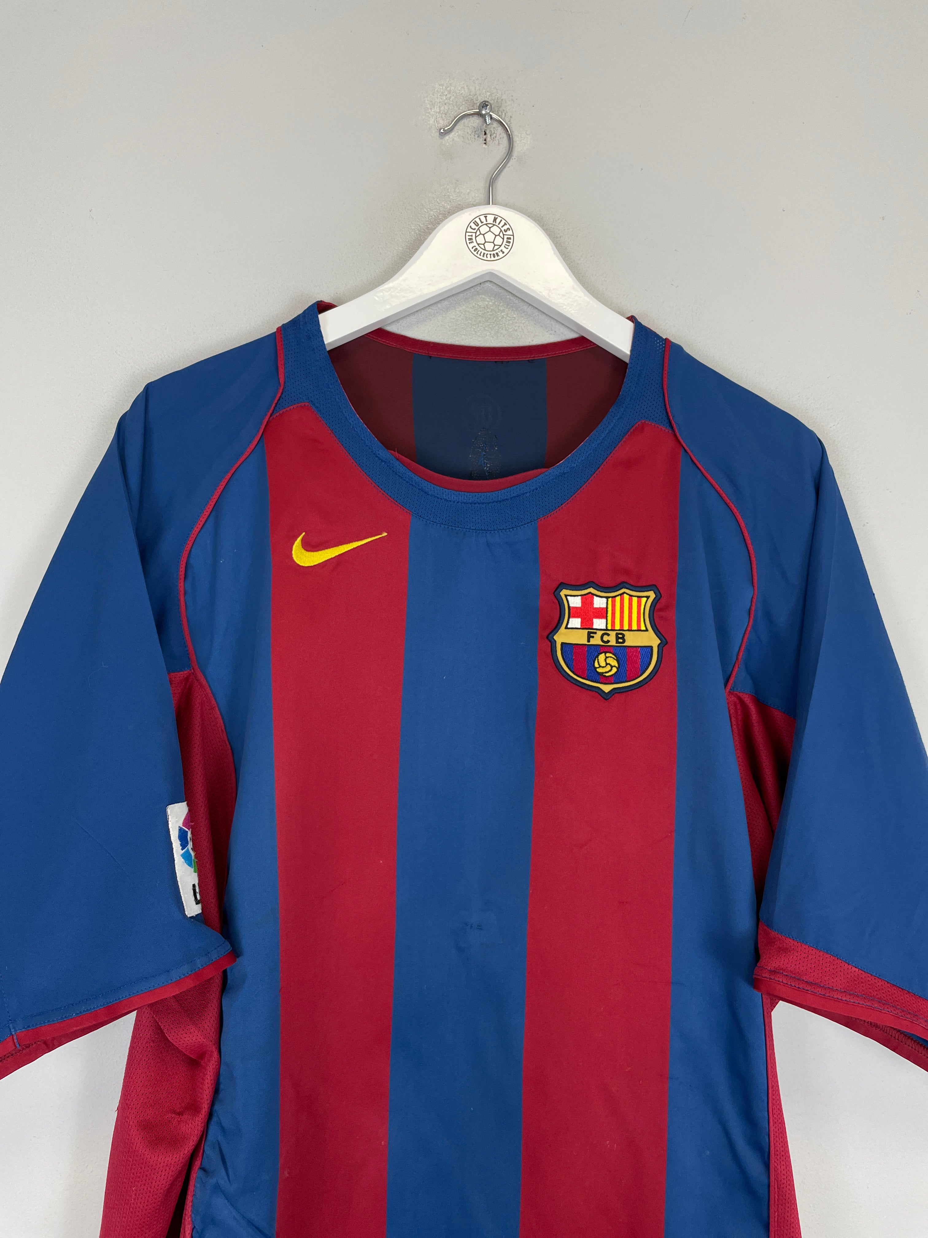 Shop 2004/05 BARCELONA RONALDINHO #10 HOME SHIRT (XL) NIKE, classic football shirts, vintage football shirts & retro soccer jerseys at Cult Kits
