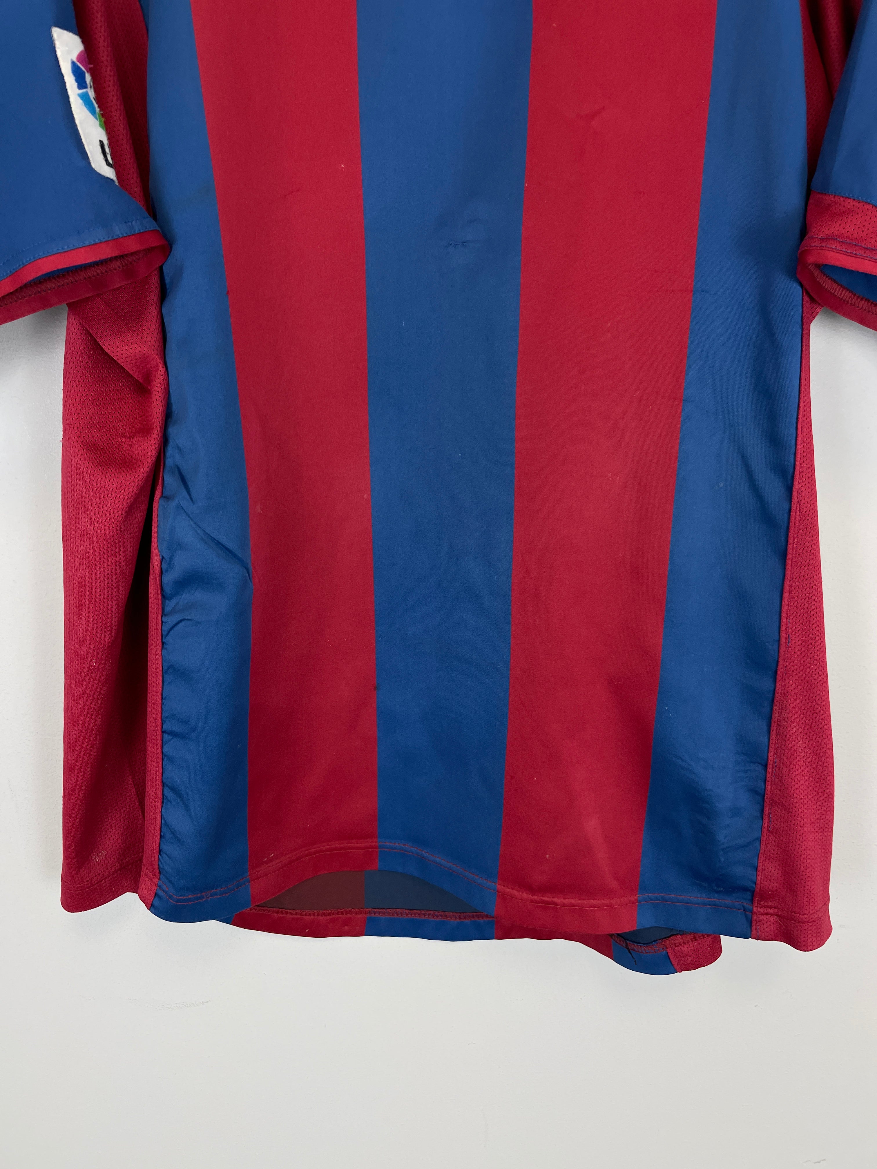 Shop 2004/05 BARCELONA RONALDINHO #10 HOME SHIRT (XL) NIKE, classic football shirts, vintage football shirts & retro soccer jerseys at Cult Kits